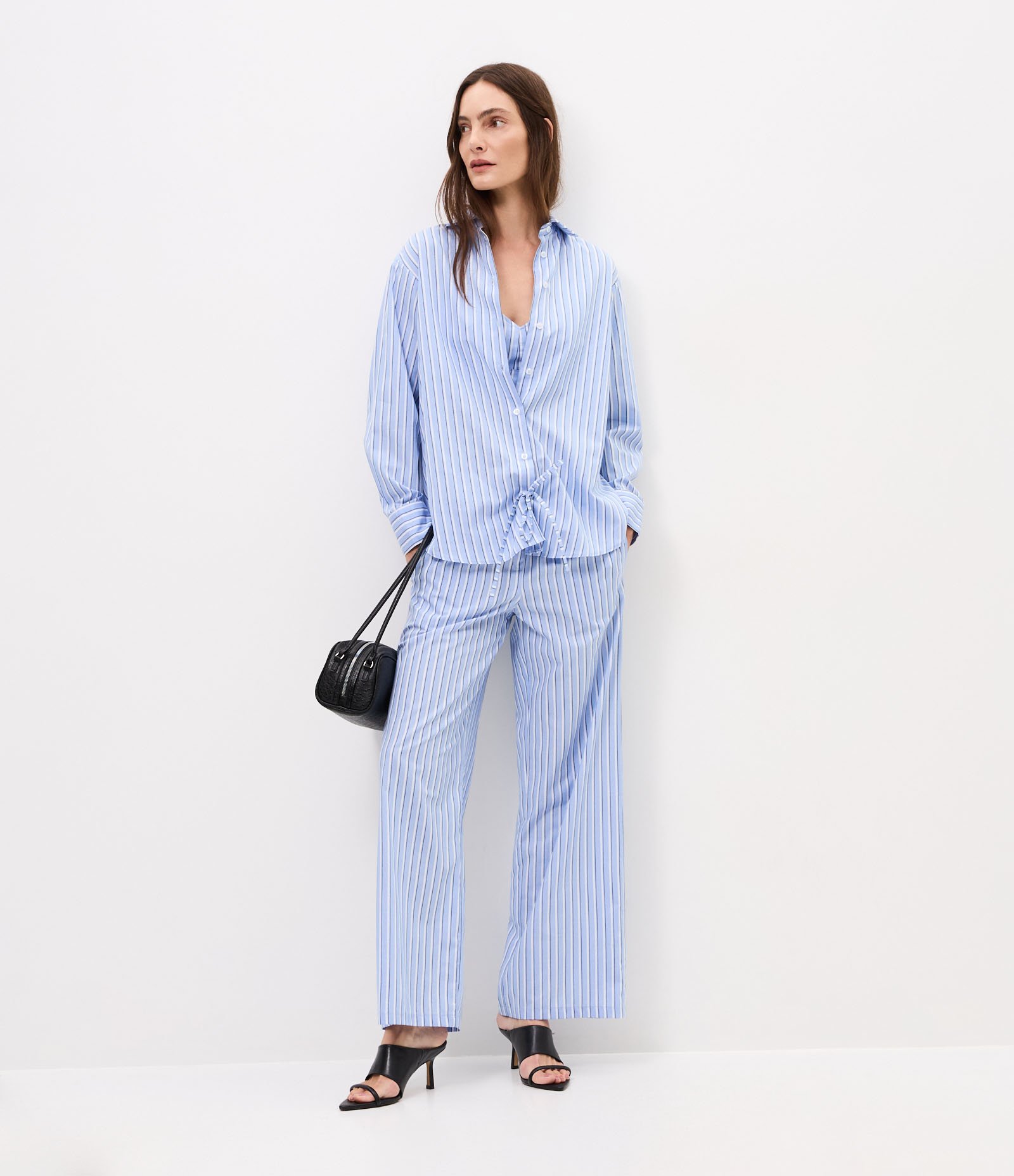 Camisa Oversized em Tricoline Listrada Azul 2