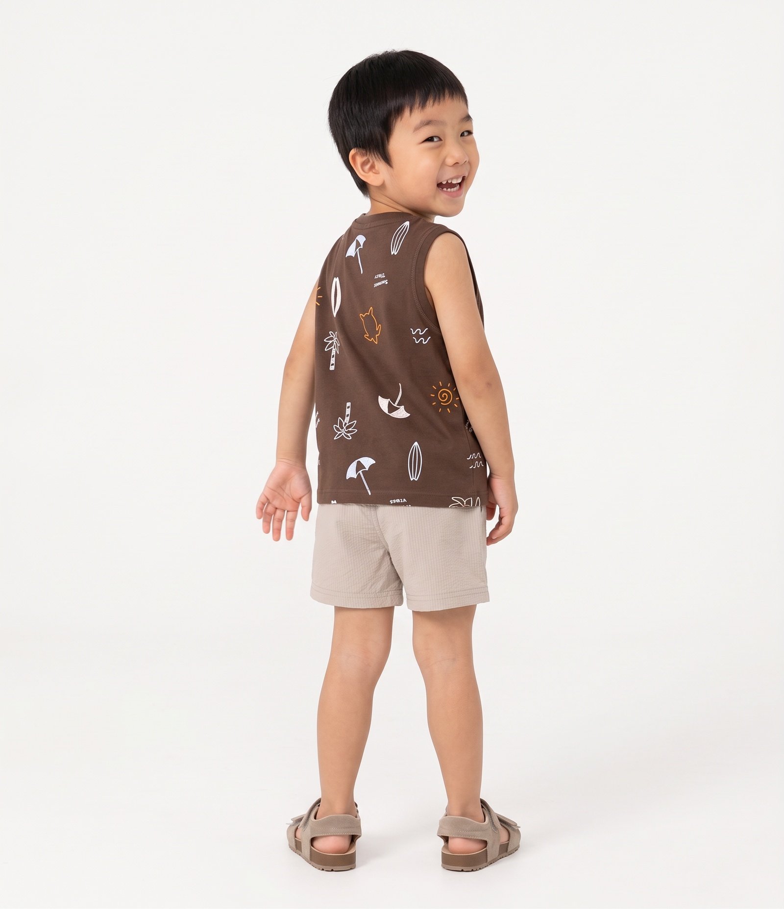 Camiseta Infantil Em Algodão Estampa Ícones de Praia - Tam 1 a 6 Anos Marrom 3