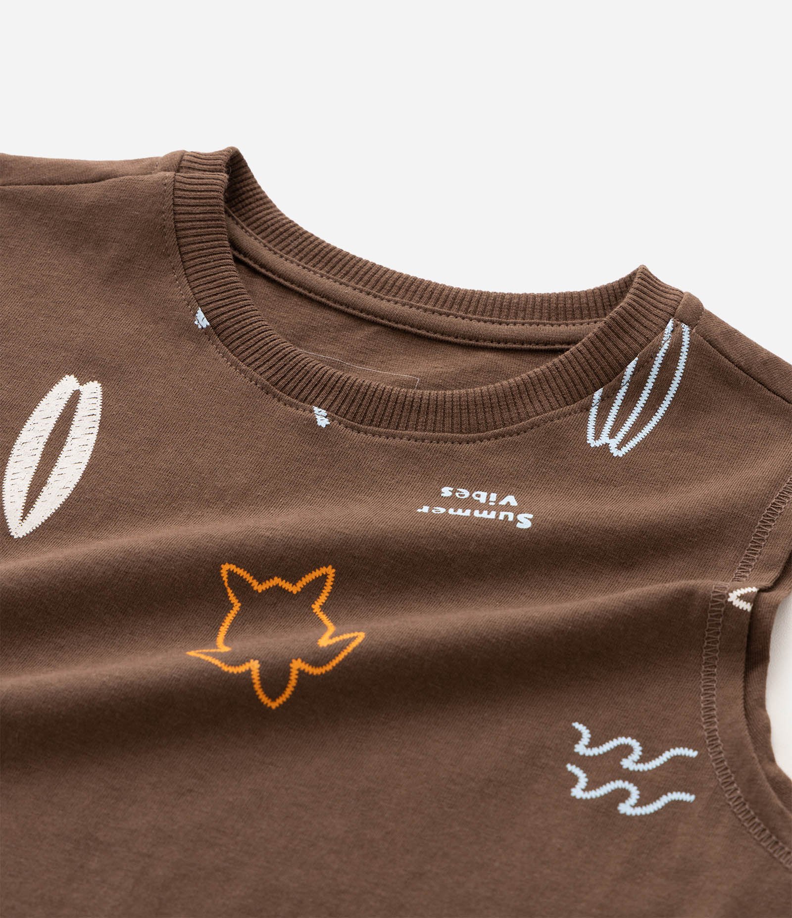 Camiseta Infantil Em Algodão Estampa Ícones de Praia - Tam 1 a 6 Anos Marrom 6
