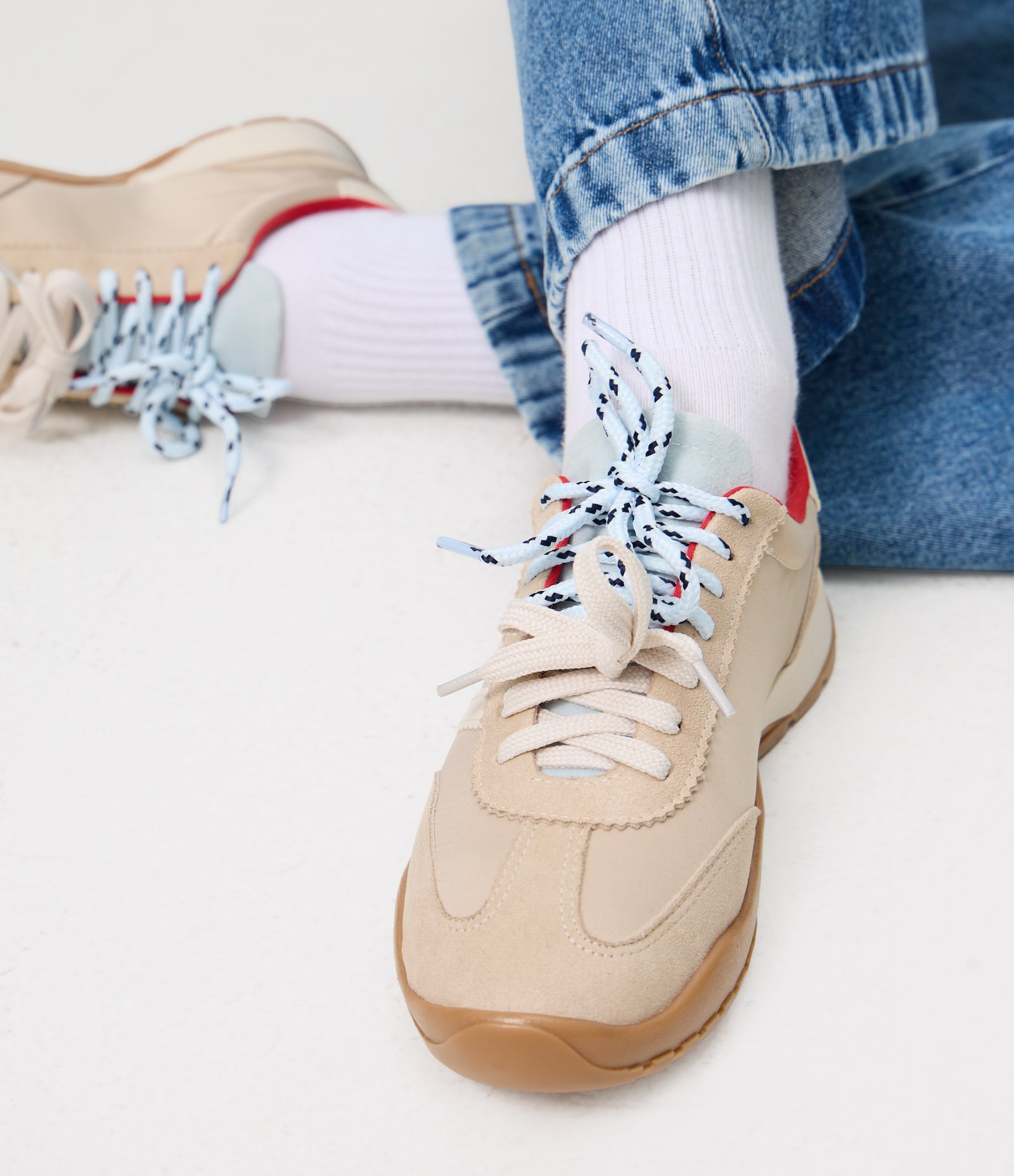 Tênis Jogging Vintage com Acabamentos Acetinados Bege 6
