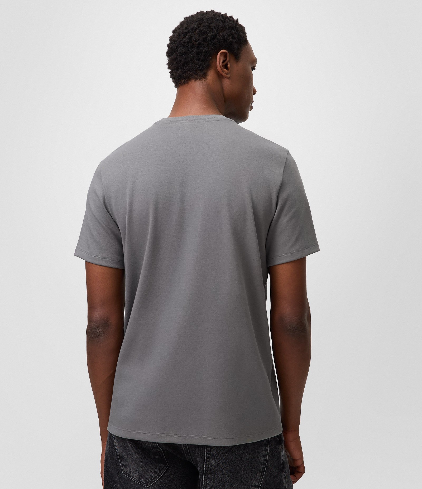Camiseta Interlock em Algodão com Gola Redonda Cinza 3