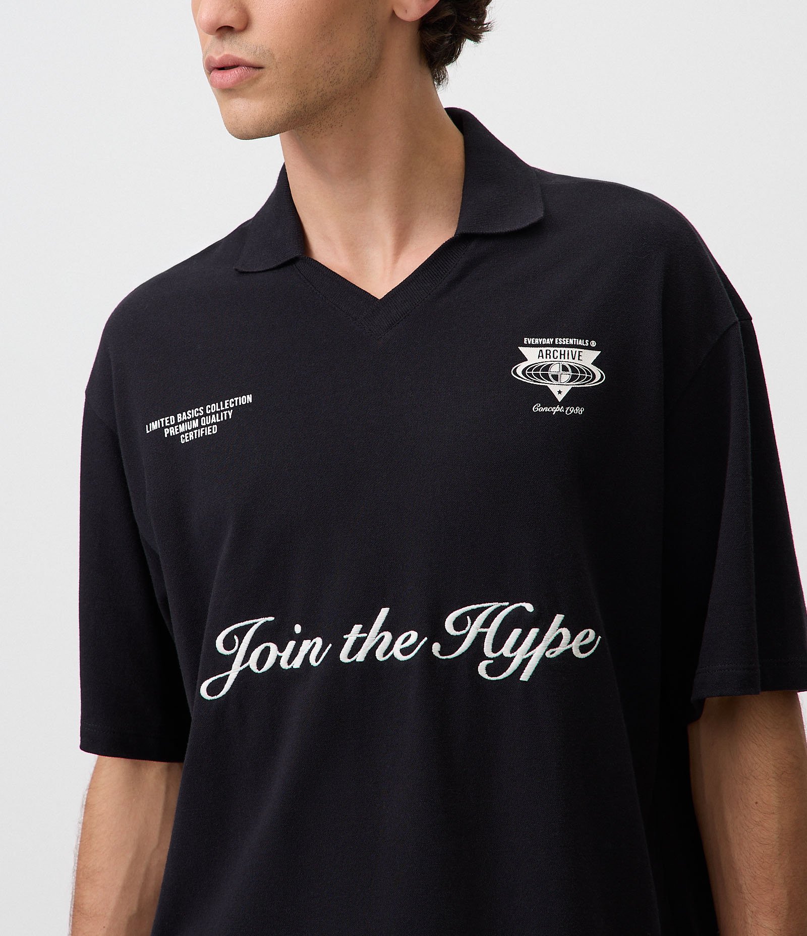 Camiseta Boxy com Gola Polo e Lettering Join The Hype Preto 4