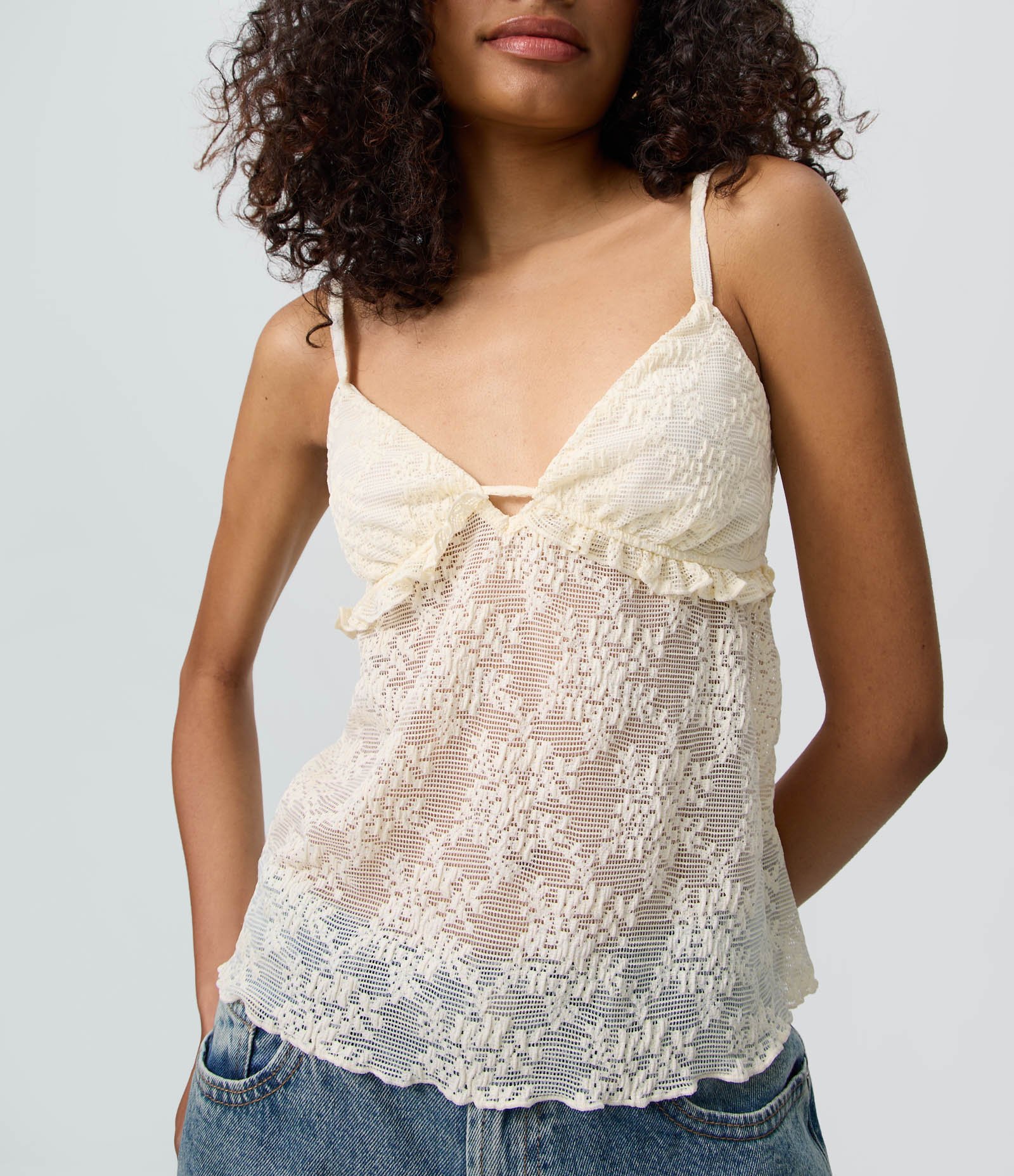 Blusa Batinha em Renda com Babado e Alças Finas Branco 3