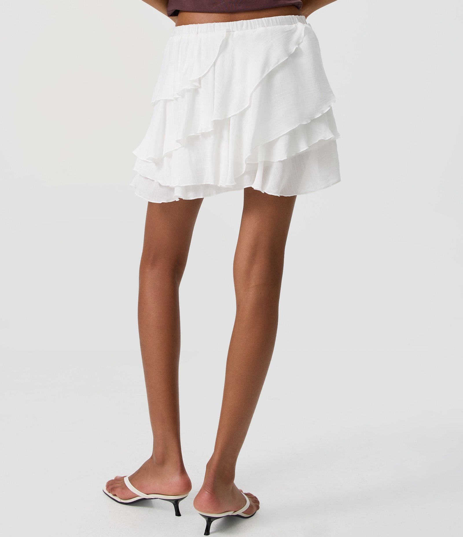 Saia Curta em Chiffon com Babados Assimétricos Branco 3
