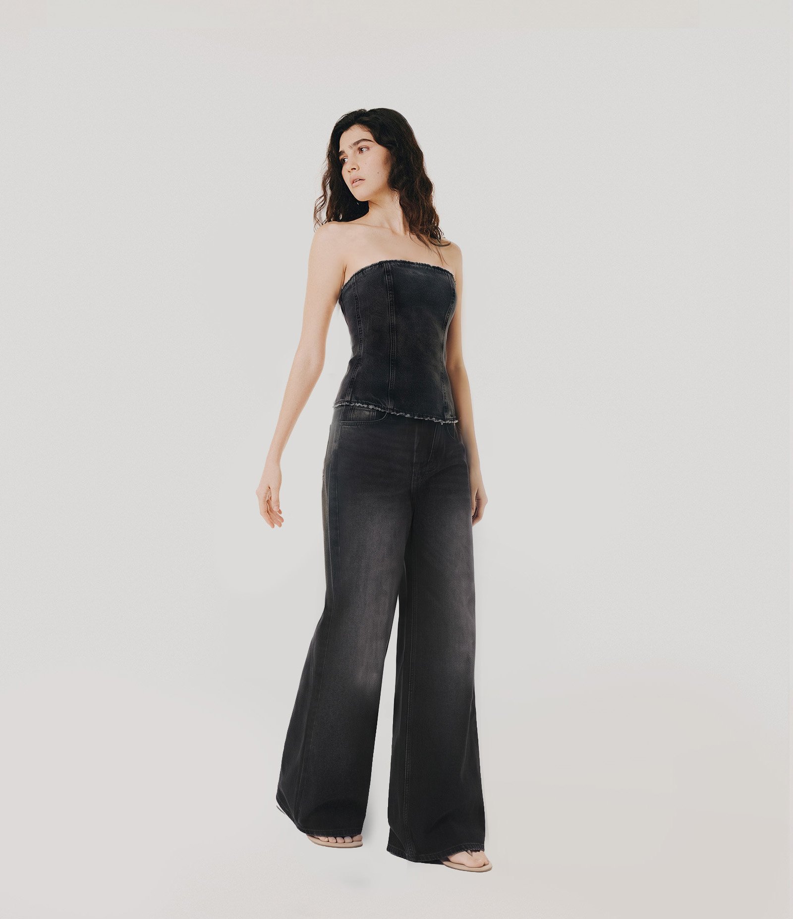 Blusa Corset em Sarja com Recortes Estruturados Preto 2