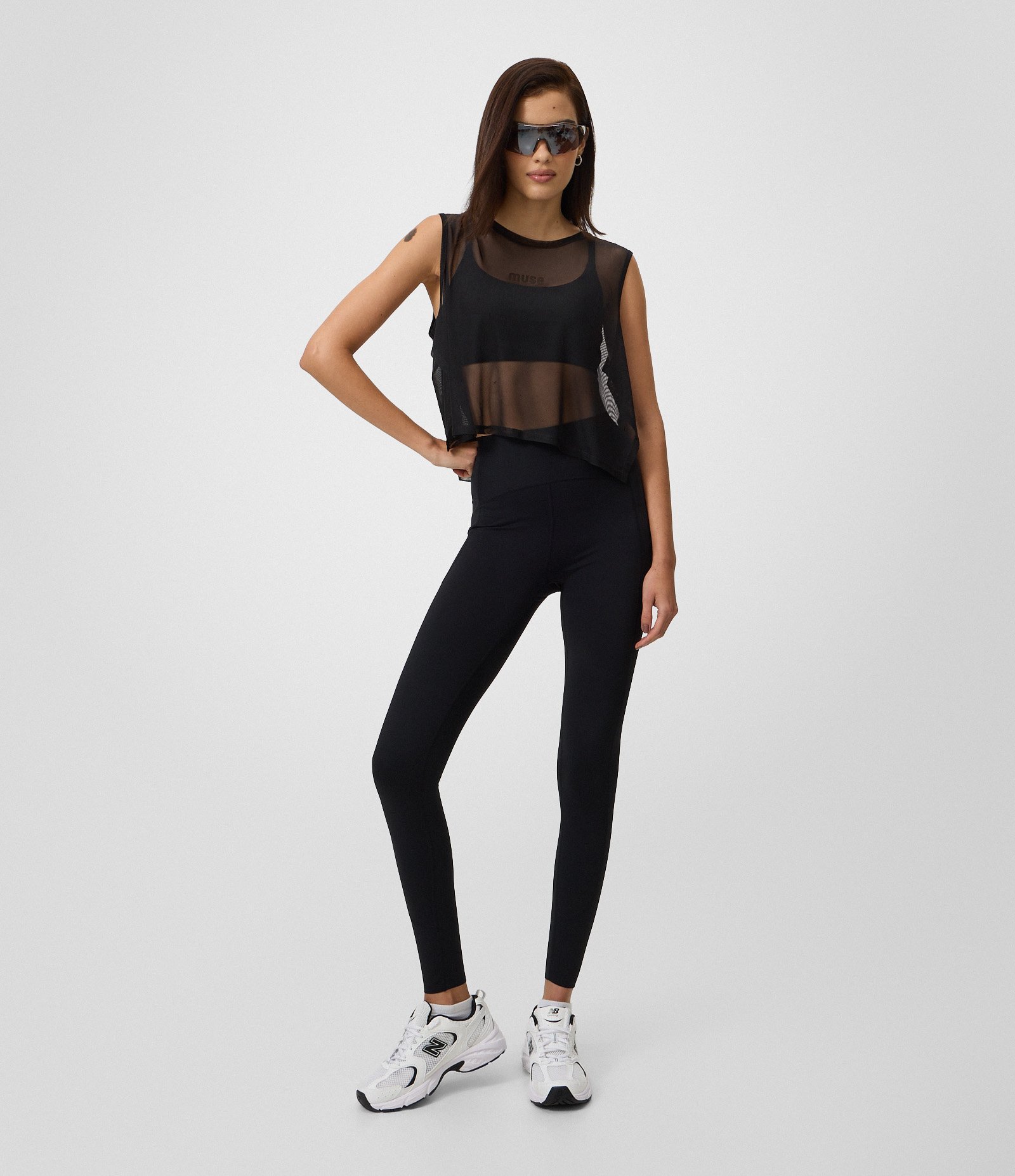 Regata Box Esportiva em Tule com Estampa Lettering Preto 2