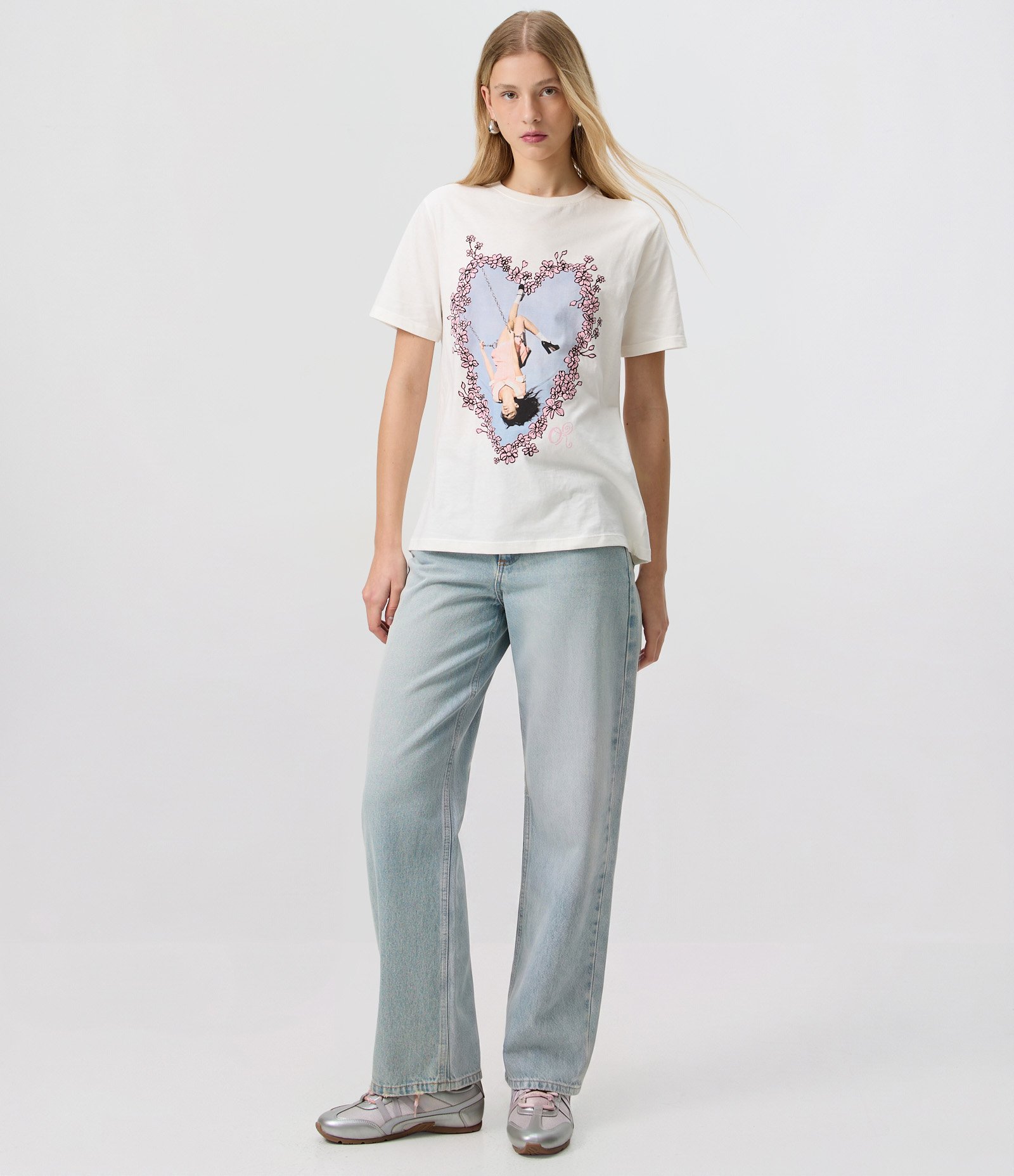 Camiseta com Estampa de Coração Olivia Rodrigo em Algodão Branco 2