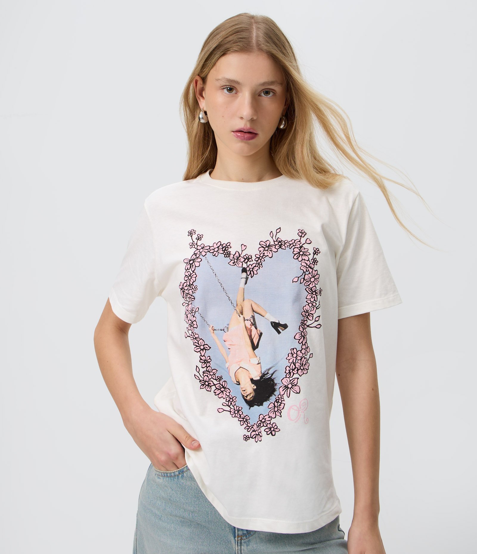 Camiseta com Estampa de Coração Olivia Rodrigo em Algodão Branco 3