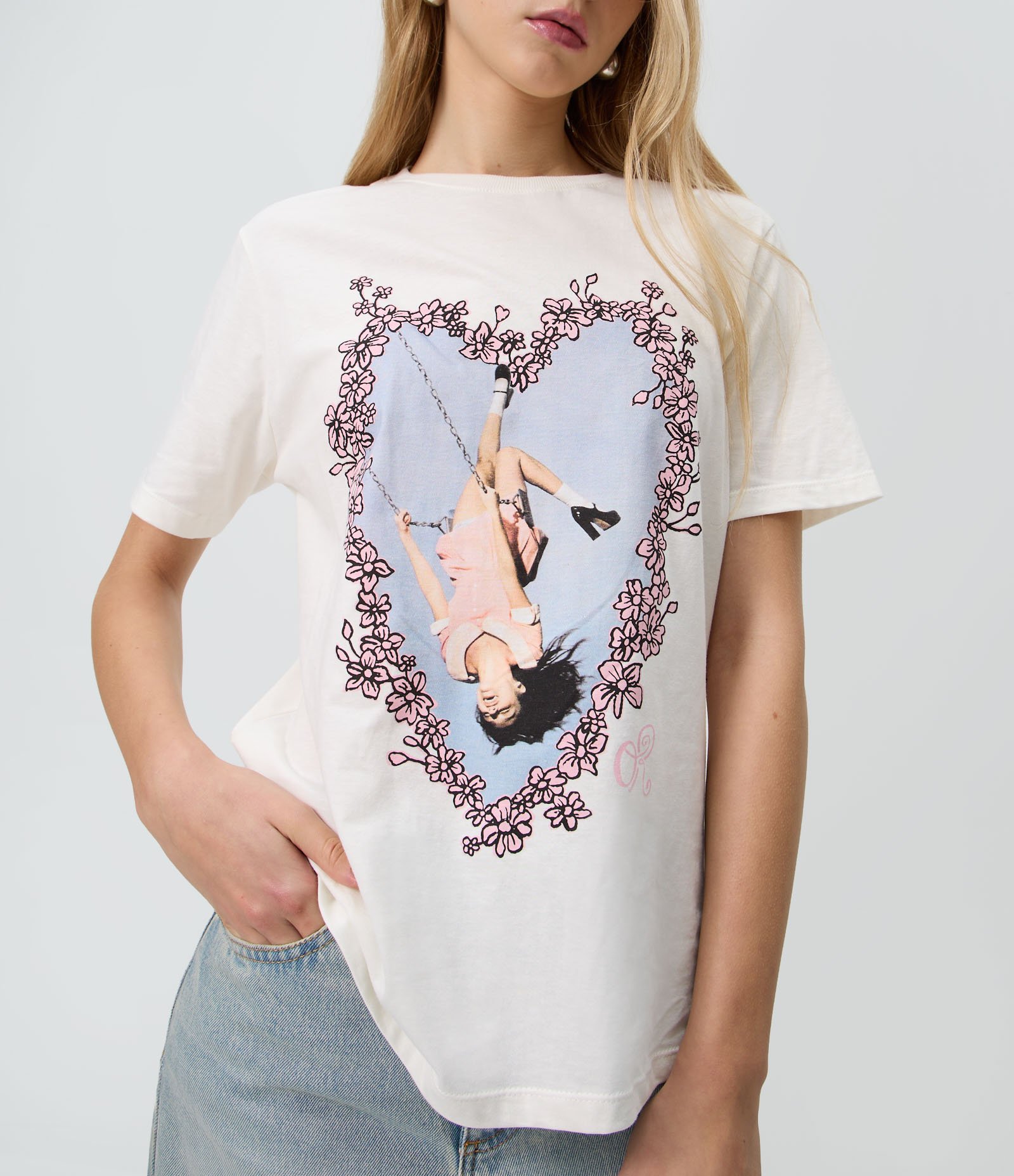 Camiseta com Estampa de Coração Olivia Rodrigo em Algodão Branco 4