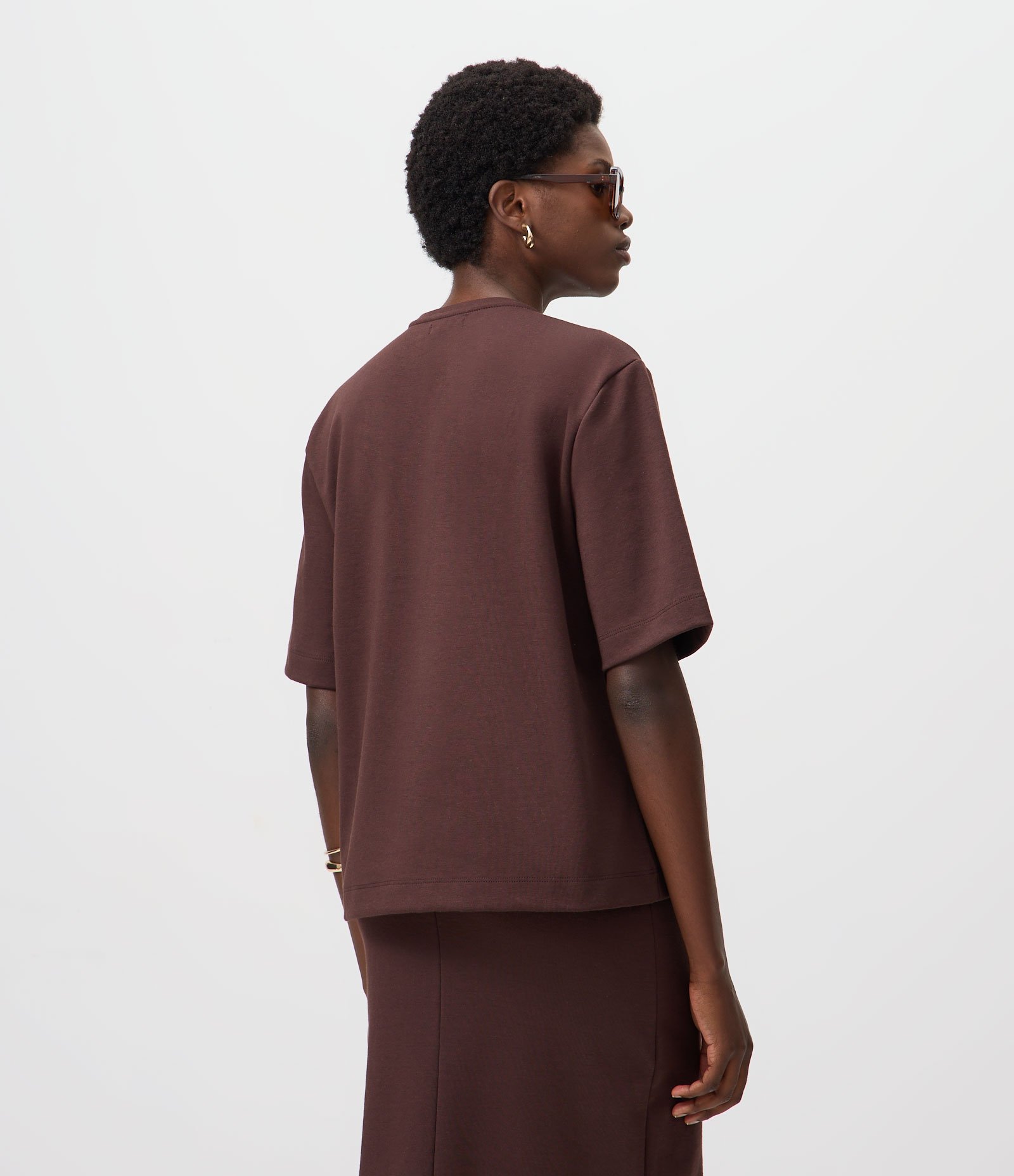 Camiseta Boxy Em Algodão Gola Redonda Marrom 4