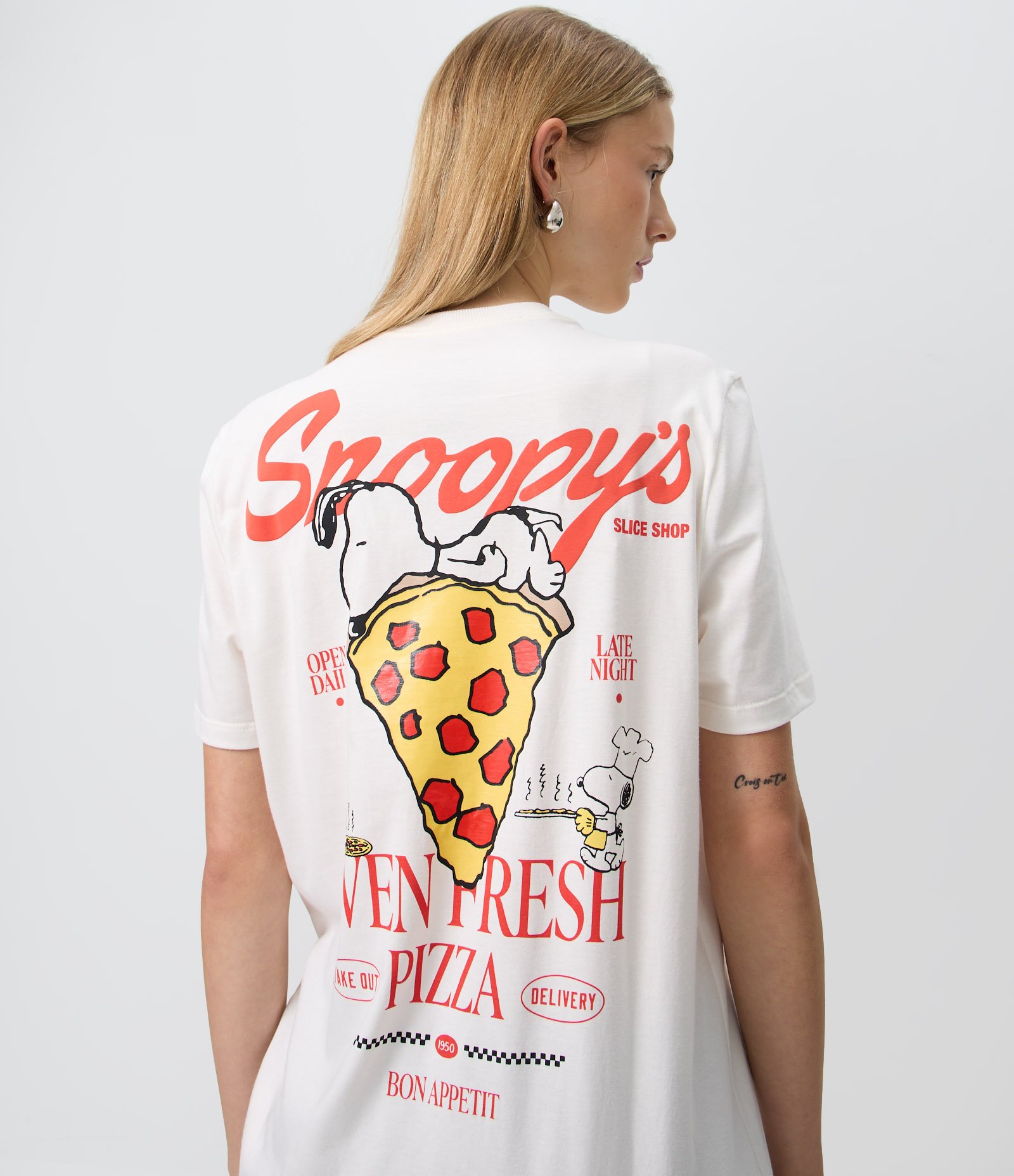 Camiseta em Algodão com Estampa Snoopy Pizza Branco 4