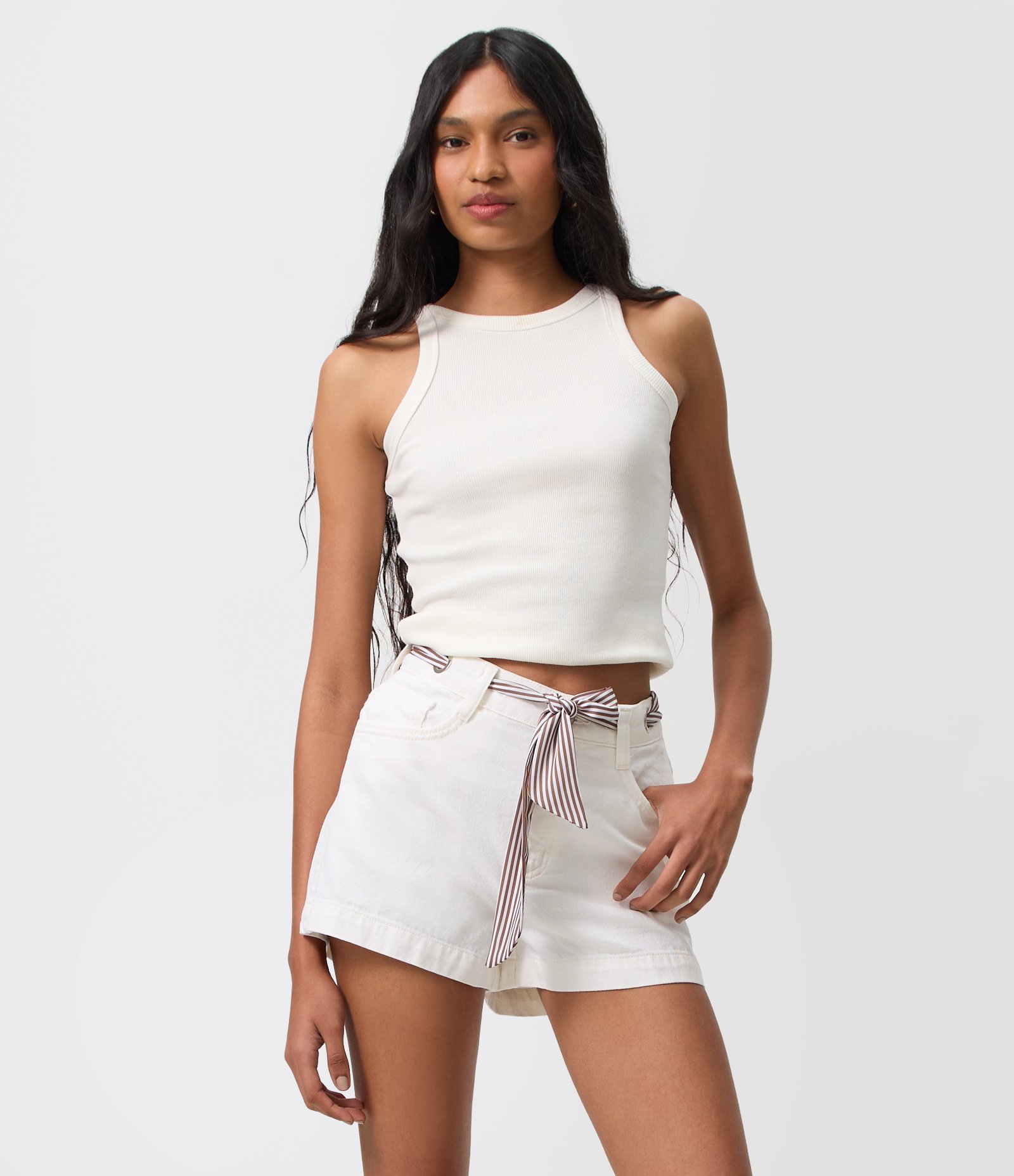 Short em Sarja com Lenço Listrado e Ilhoses Branco 1