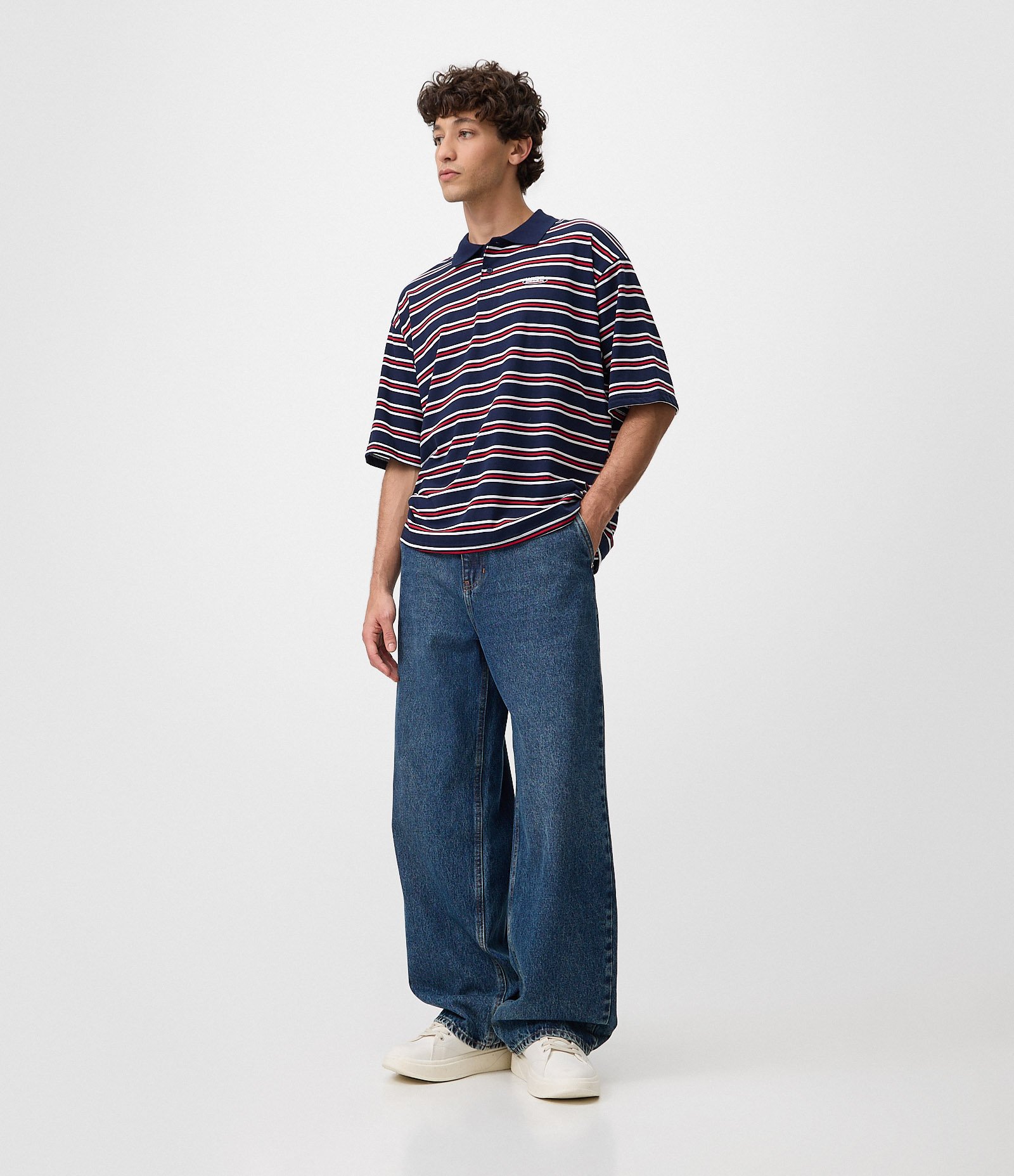 Camiseta Polo Boxy Listrada com Bordado Azul 2