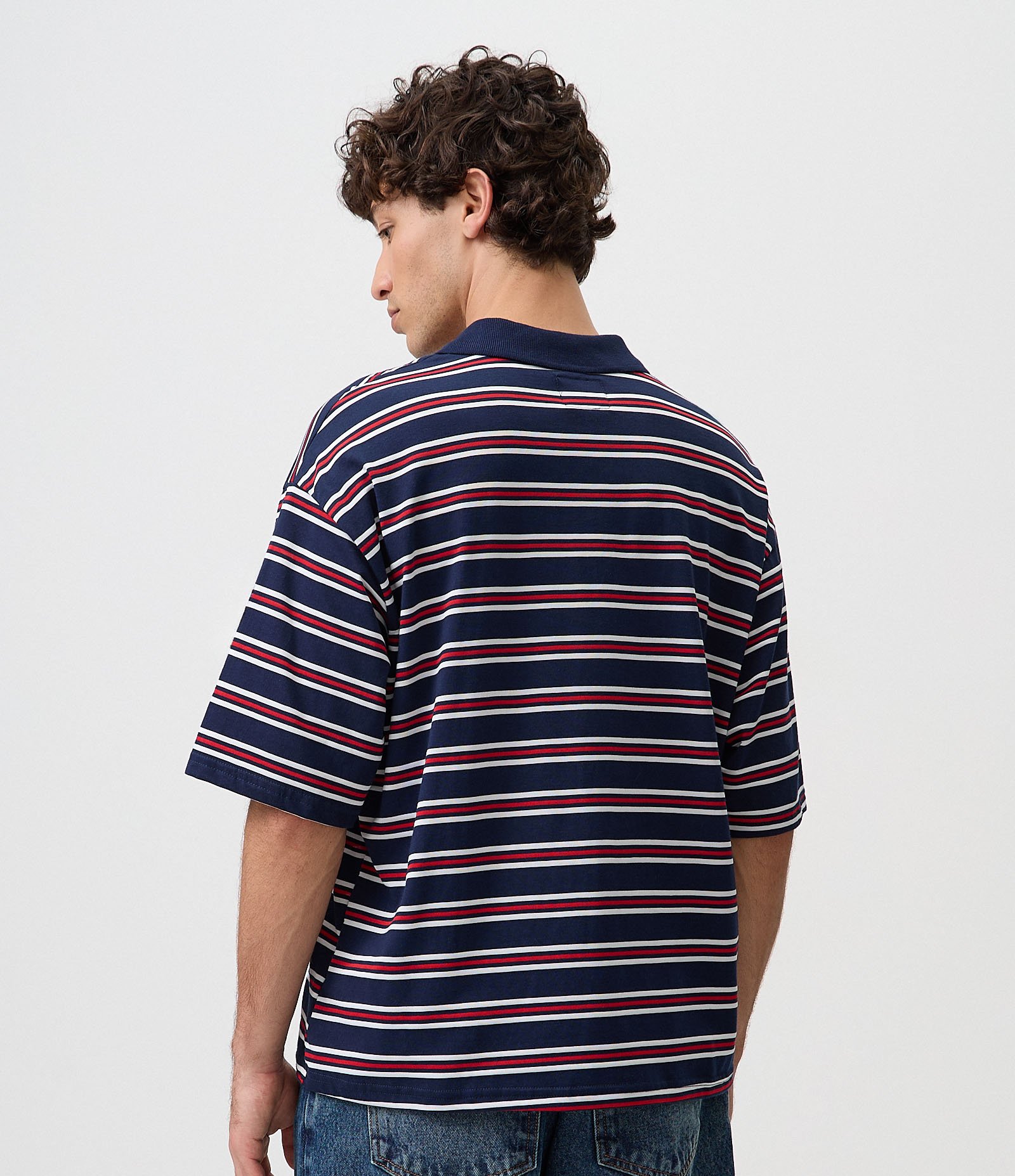 Camiseta Polo Boxy Listrada com Bordado Azul 3