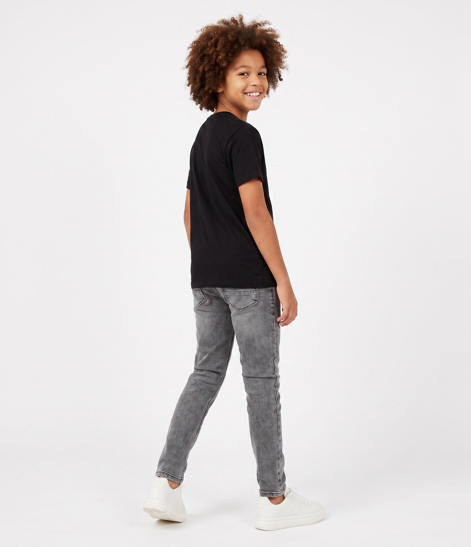 Camiseta Infantil com Estampa Dinossauro Brilha No Escuro - Tam 5 a 14 Anos Preto 2
