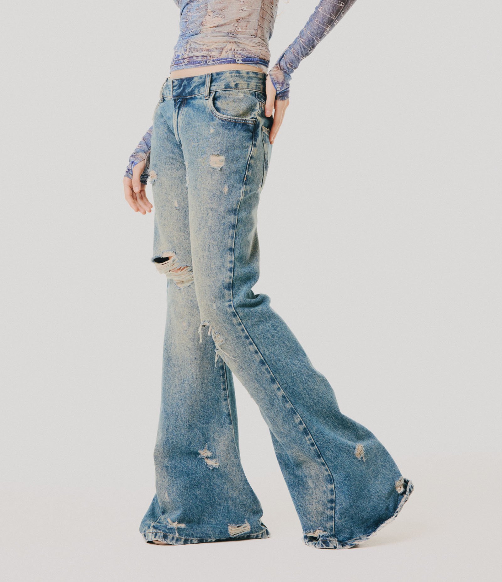Calça Wide Flare Jeans Dirty com Efeito Destroyed Azul Escuro 4