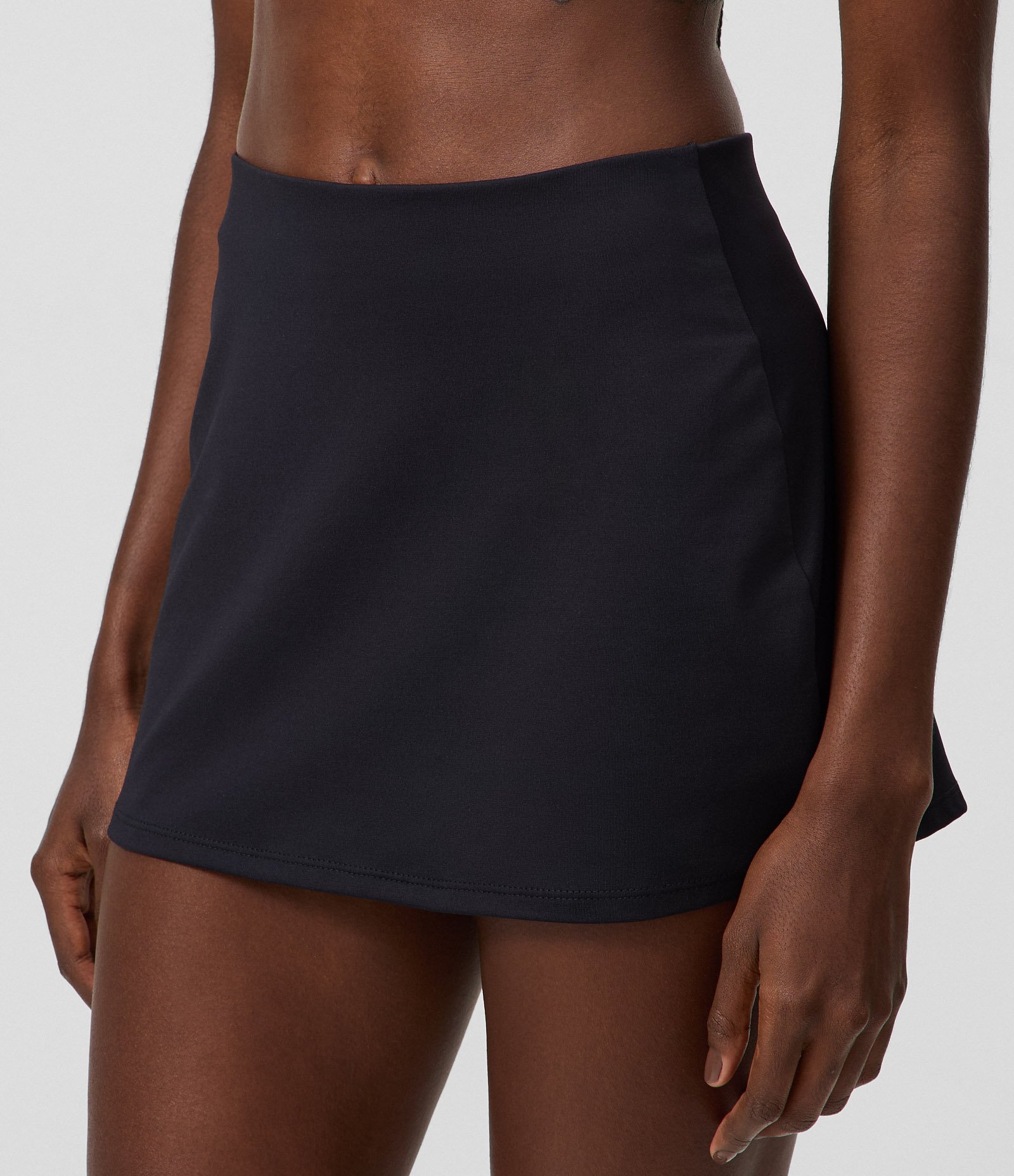 Short Saia Mini Esportivo em Microfibra com Cintura Alta Preto 2