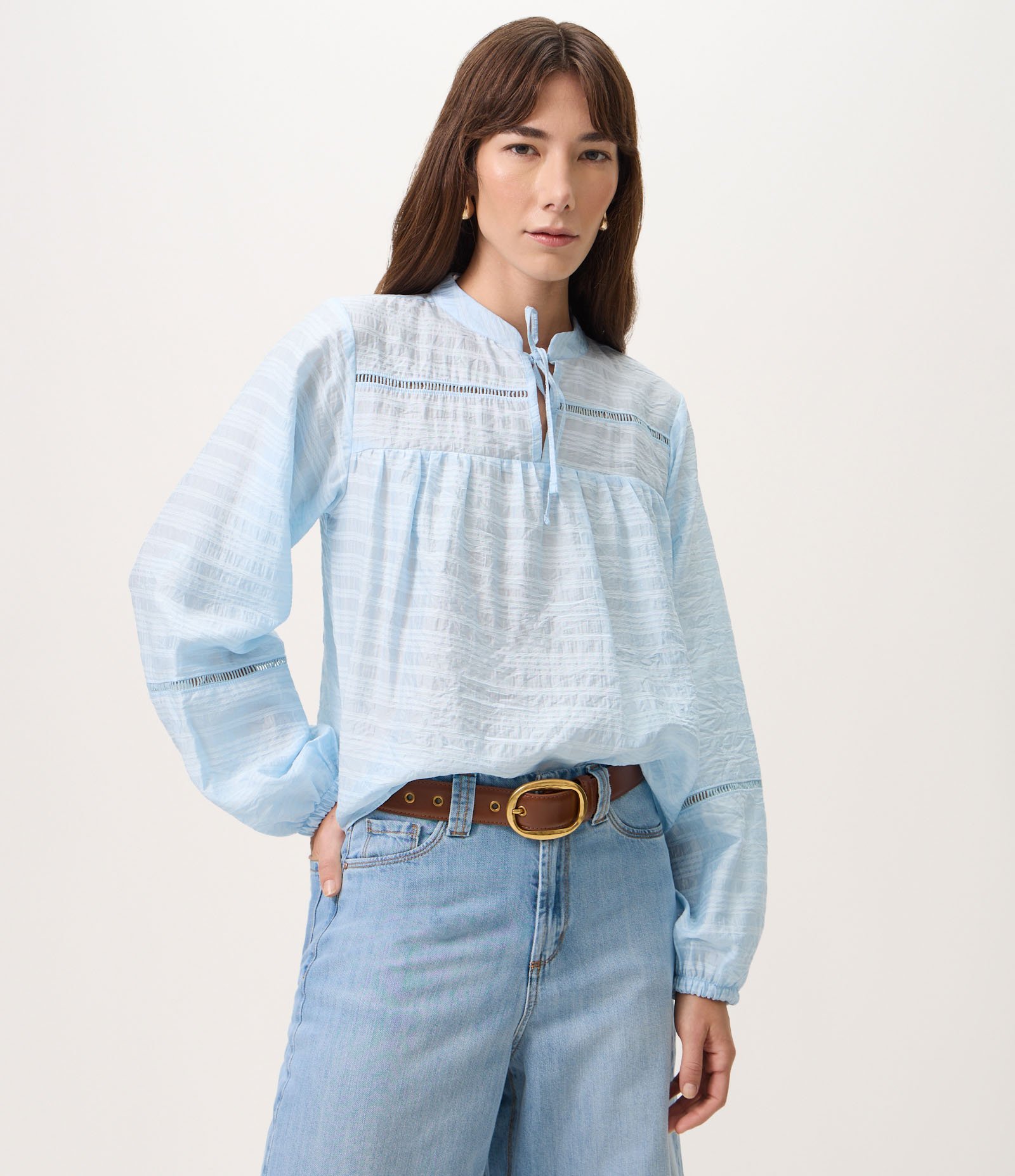 Blusa Bata em Viscose com Amarração no Decote Azul 1