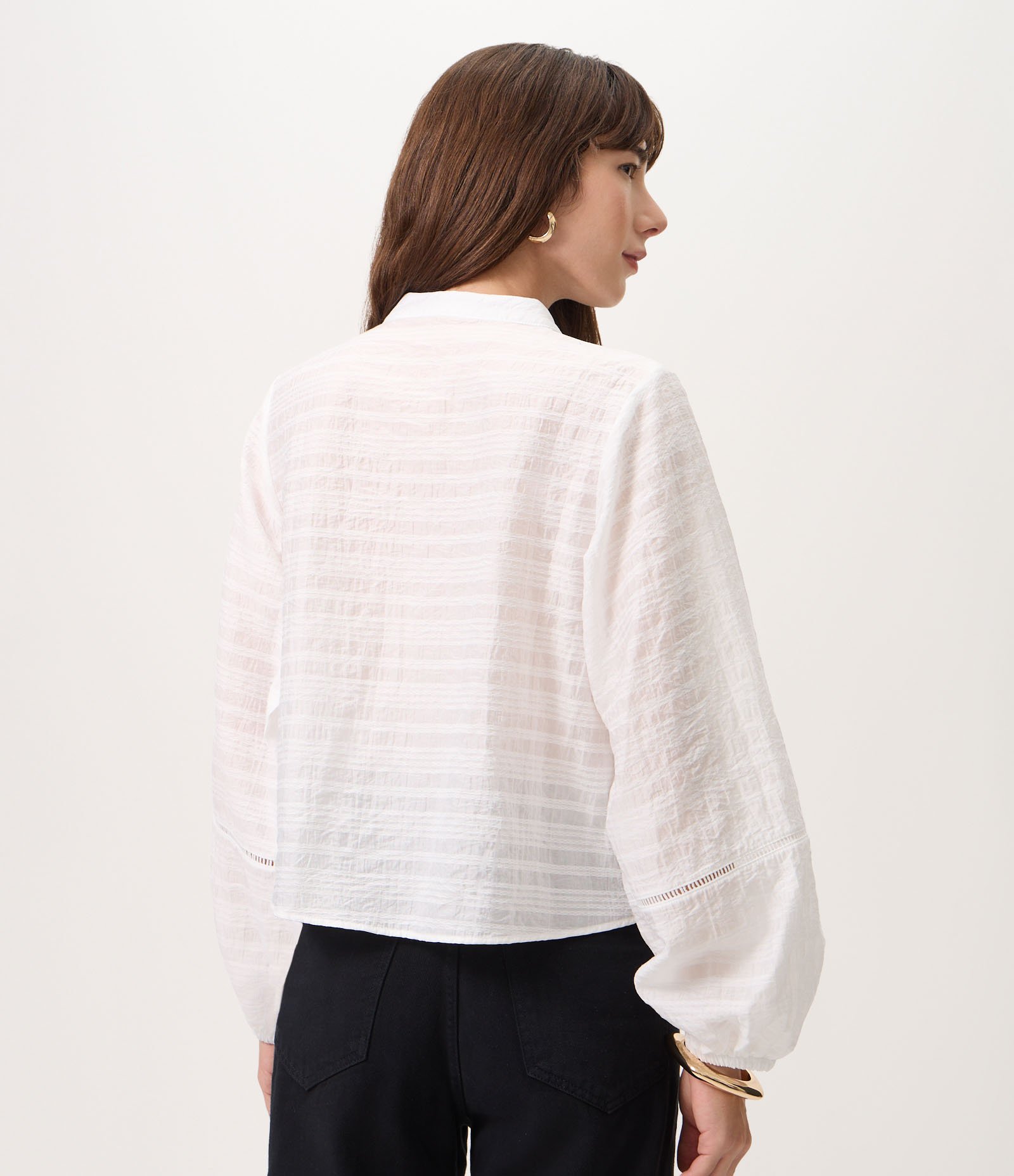 Blusa Bata em Viscose com Amarração no Decote Branco 3
