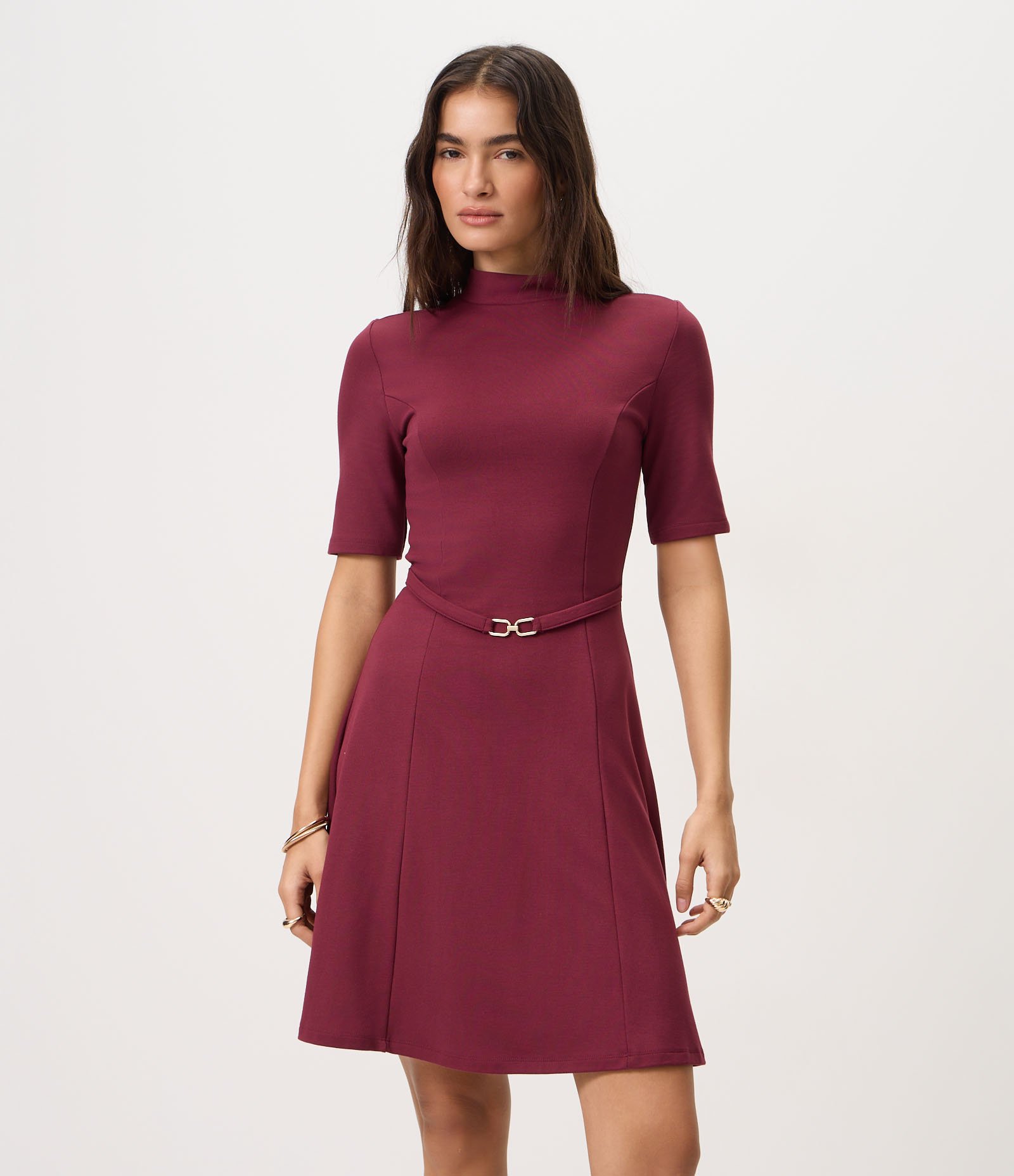 Vestido Em Viscose Evasê com Cinto Fino e Gola Alta Vermelho 1