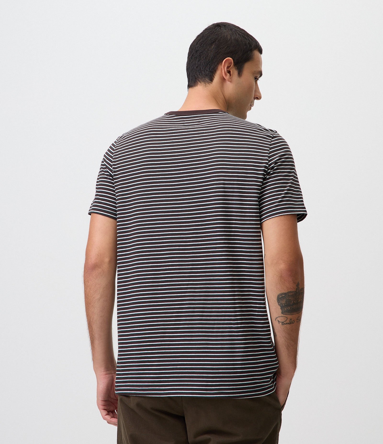 Camiseta em Algodão Peruano com Listras Horizontais e Gola Contrastante Marrom 3