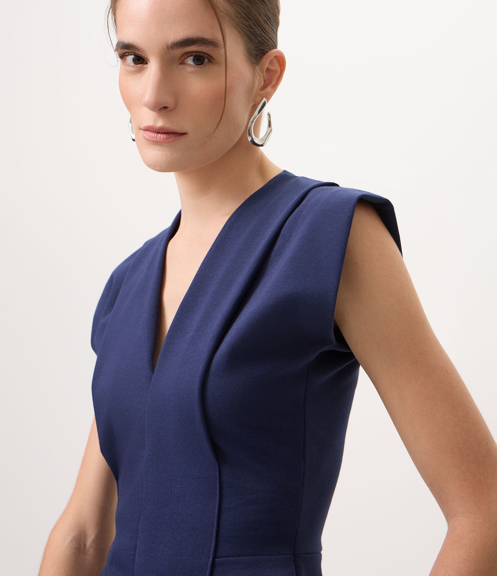 Blusa com Decote V e Modelagem Acinturada Azul 3