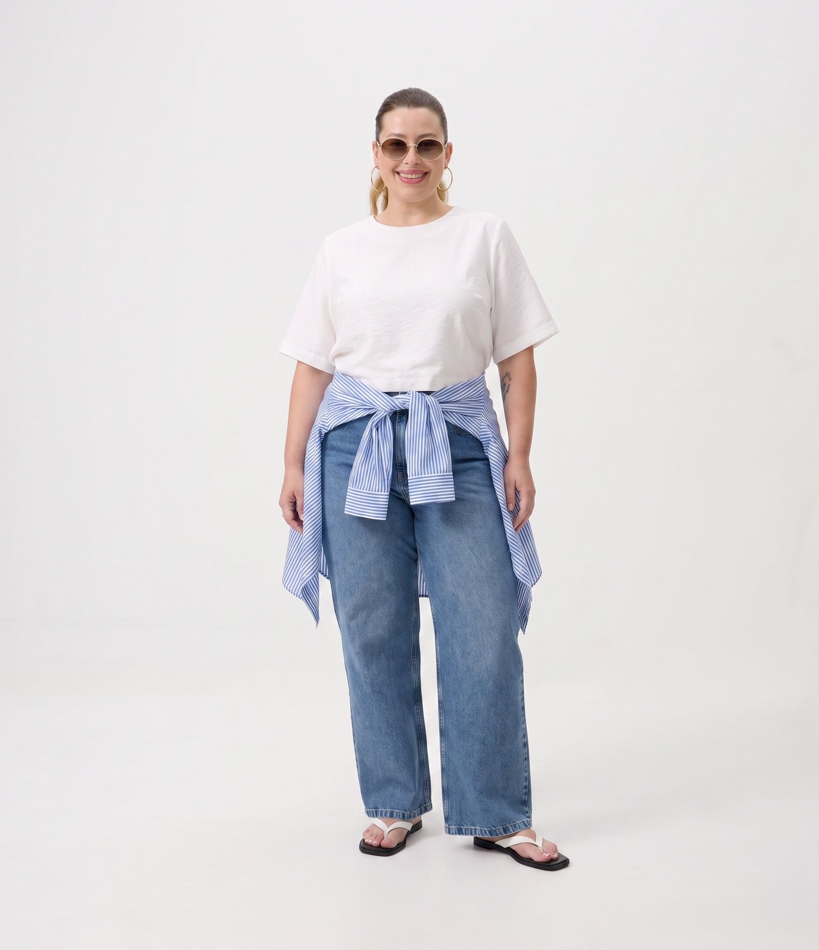 Blusa em Cetim com Ombreiras e Gota nas Costas Curve & Plus Size Branco 2