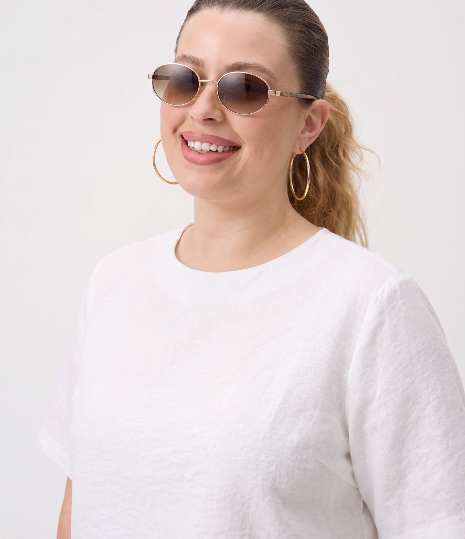 Blusa em Cetim com Ombreiras e Gota nas Costas Curve & Plus Size Branco 3