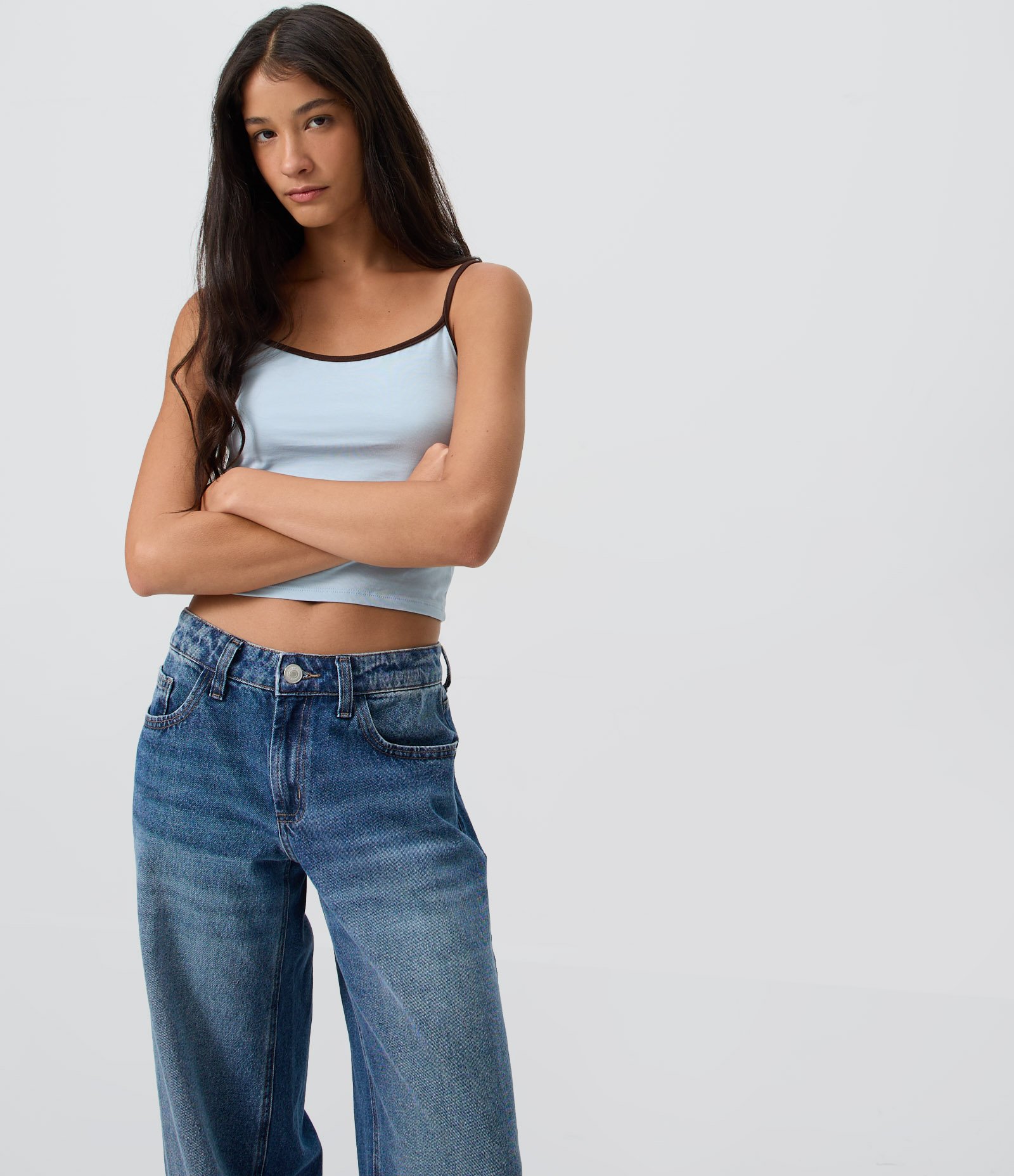 Calça Wide em Jeans com Cintura Baixa e Bolsos Azul Escuro 2