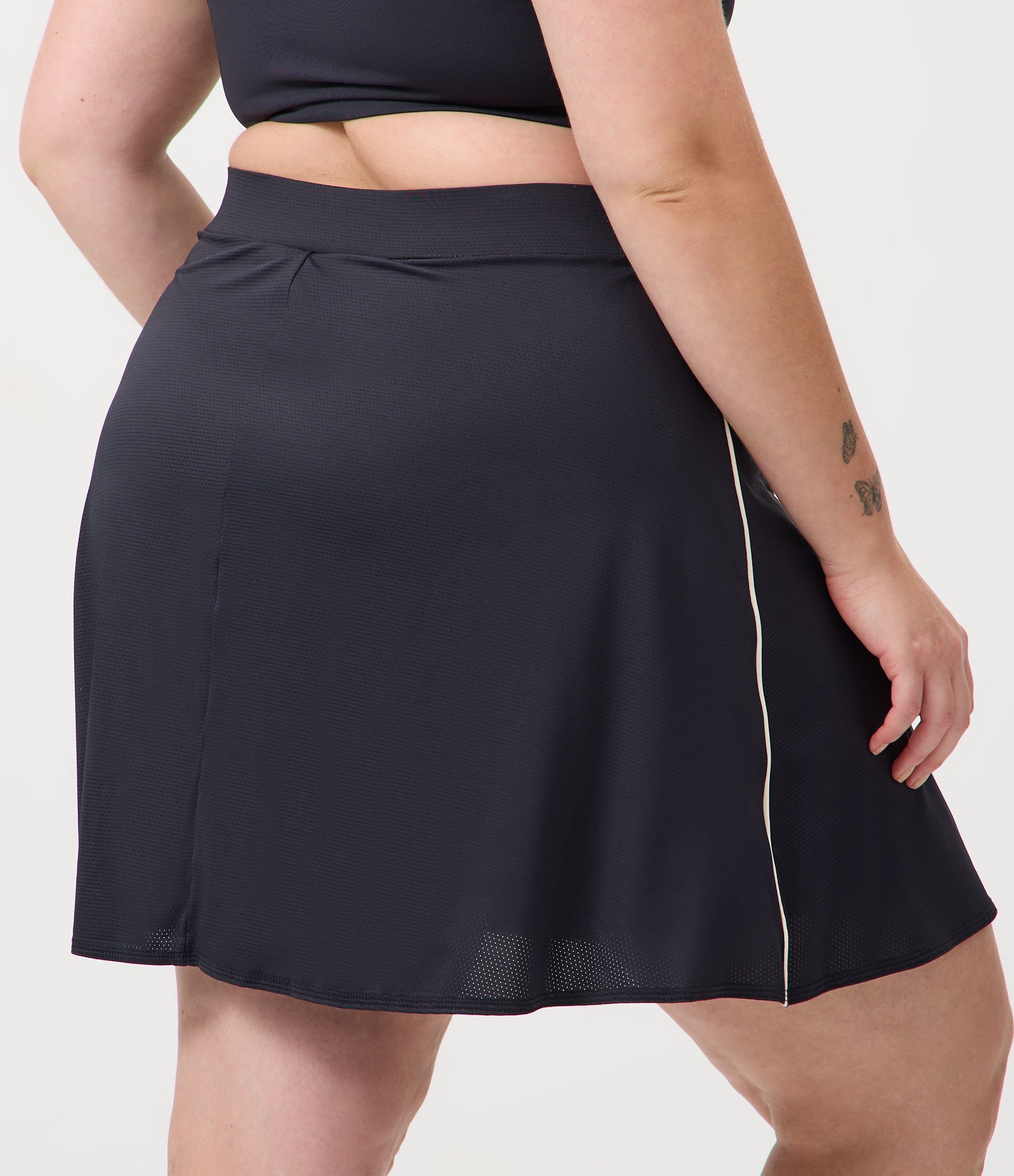 Short Saia em Poliamida com Frisos Laterais Curve & Plus Size Preto 6