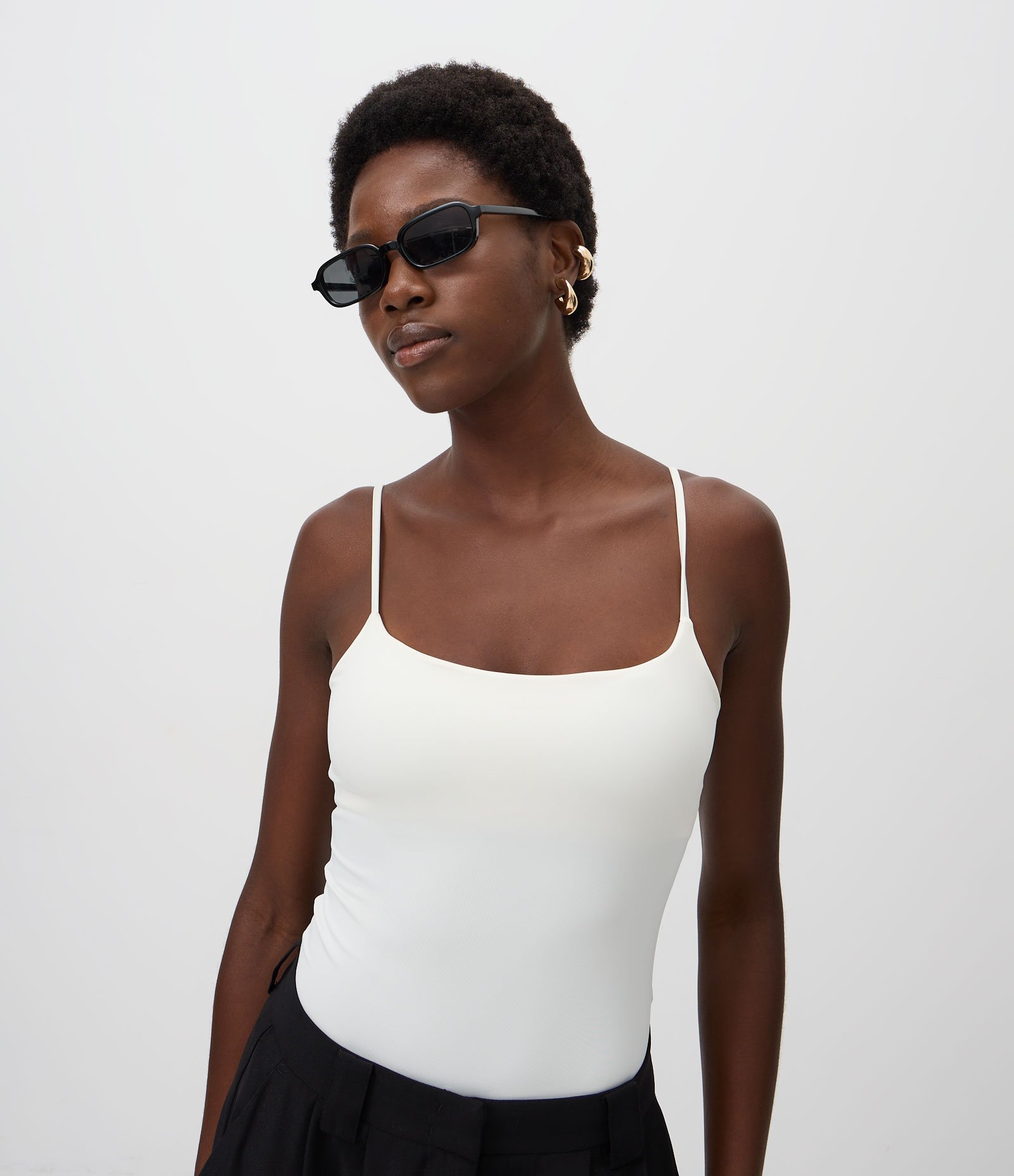Blusa em Poliamida com Alças Finas e Bojo Branco 1