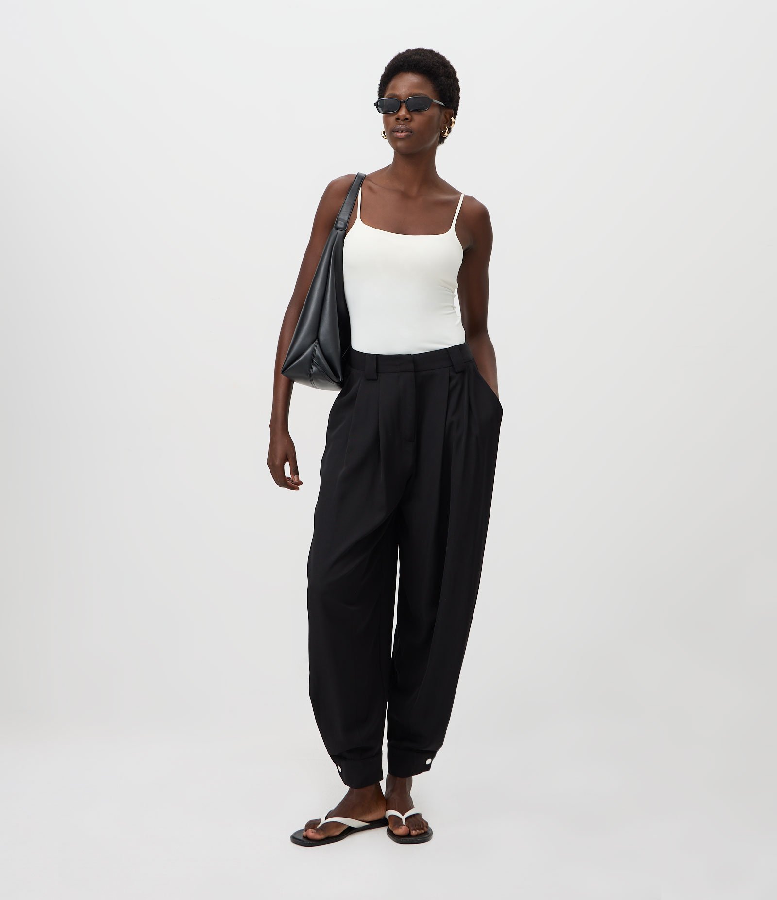 Blusa em Poliamida com Alças Finas e Bojo Branco 2