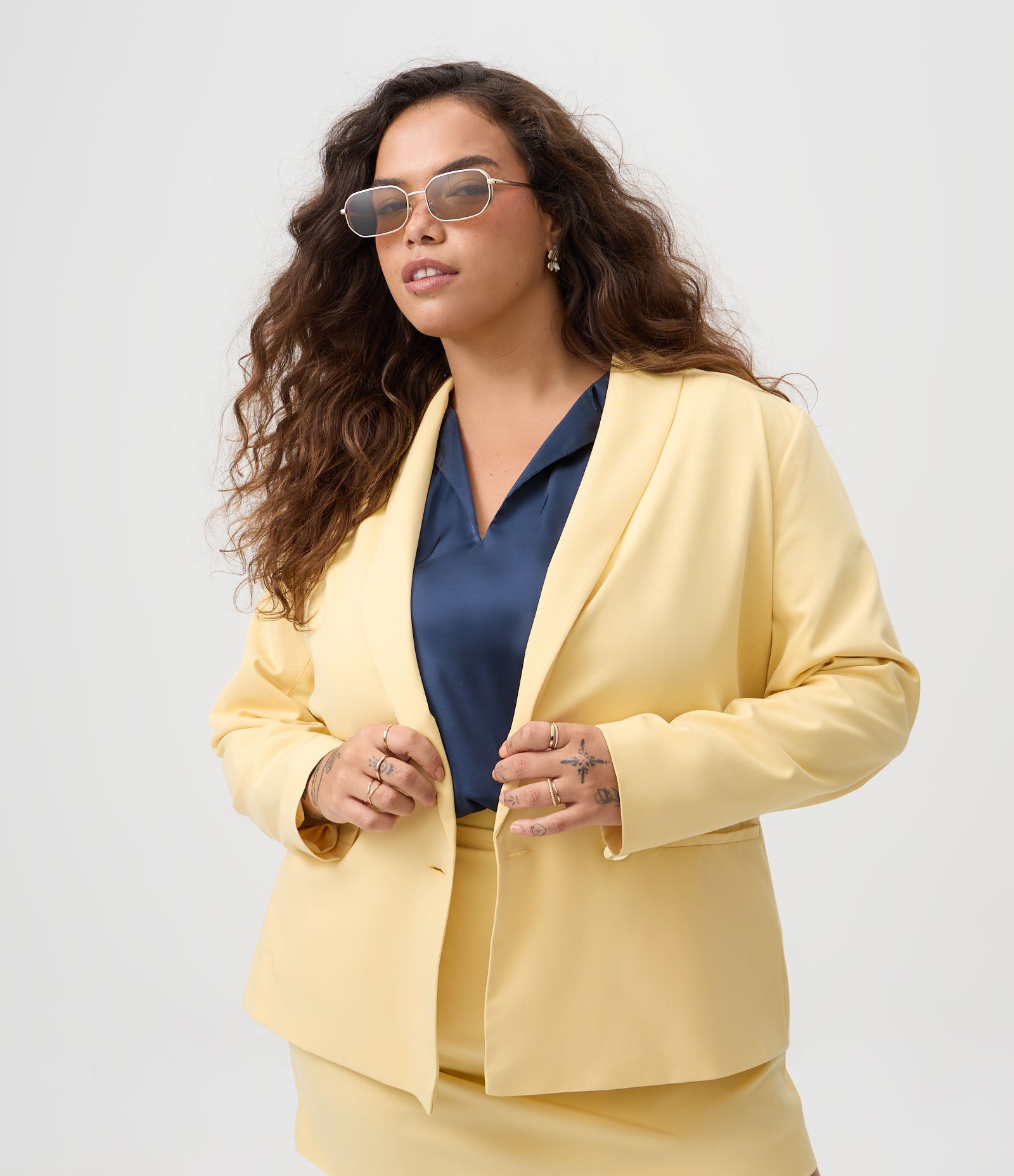 Blazer em Poliviscose Alfaiatado Transpassado Curve & Plus Size Amarelo 1