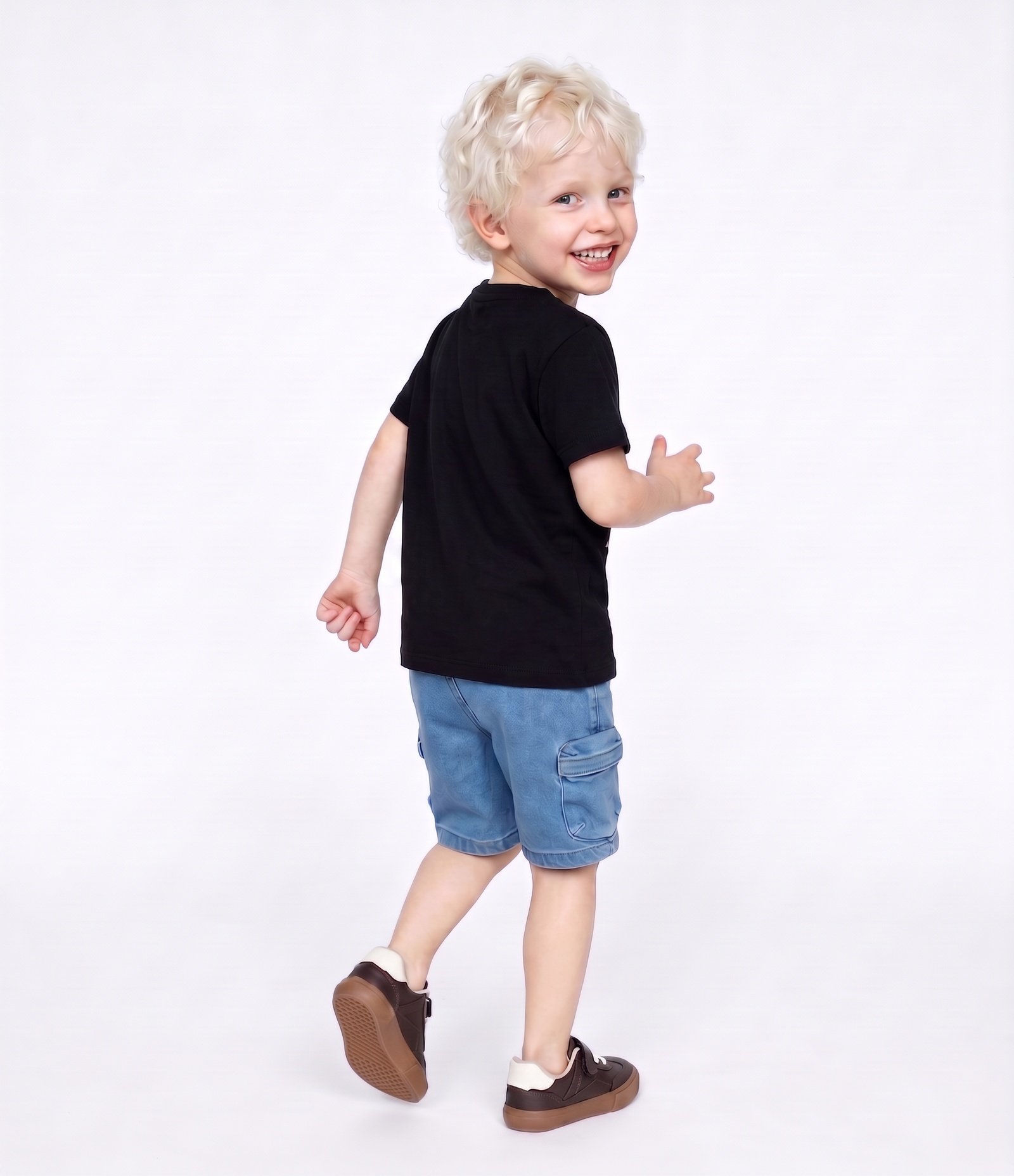 Camiseta Infantil Monsters Brilha no Escuro - Tam 1 a 6 Anos Preto 3