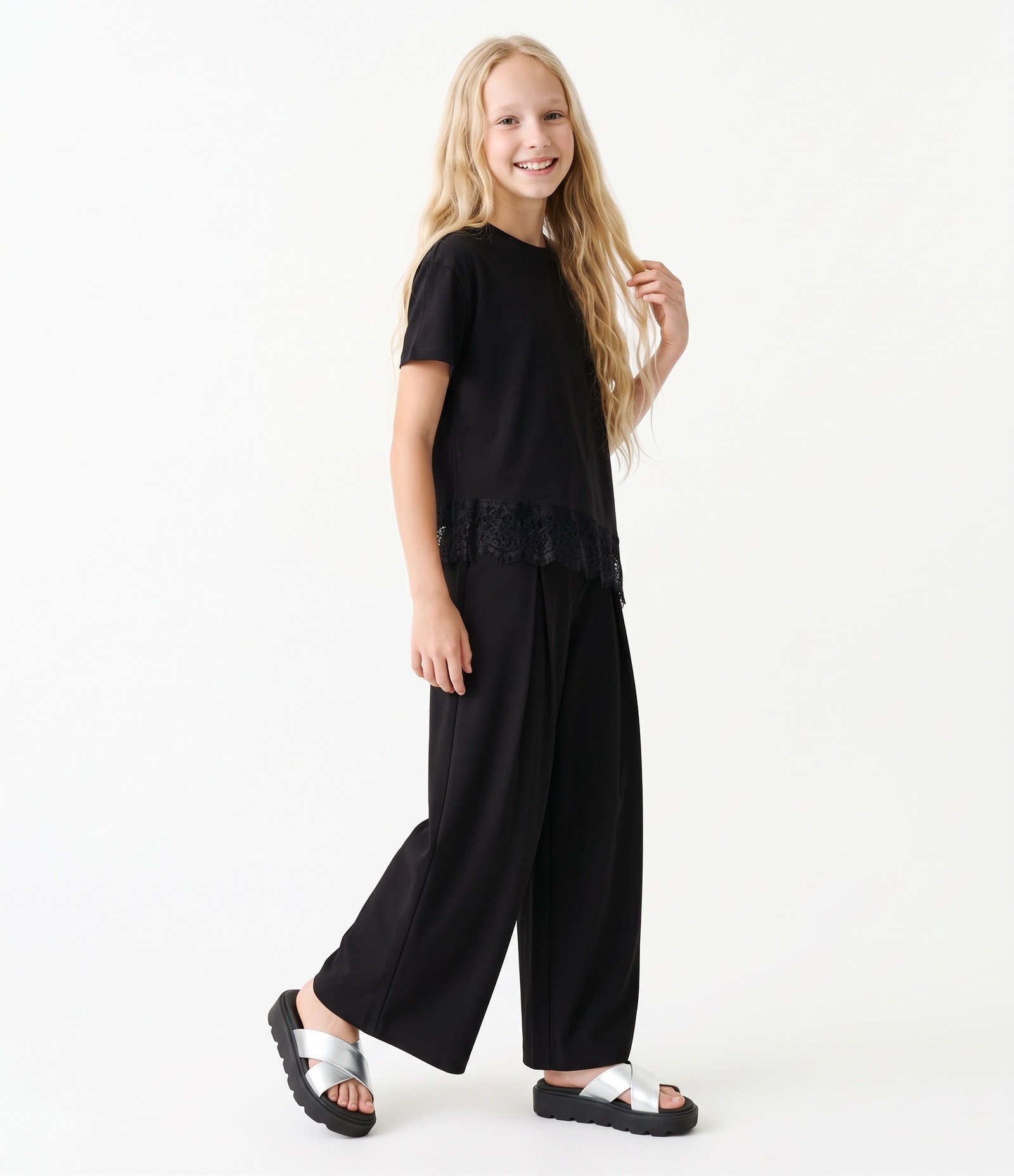 Camiseta Infantil Em Algodão Assimétrica Com Renda Na Barra - Tam 5 a 16 Anos Preto 2