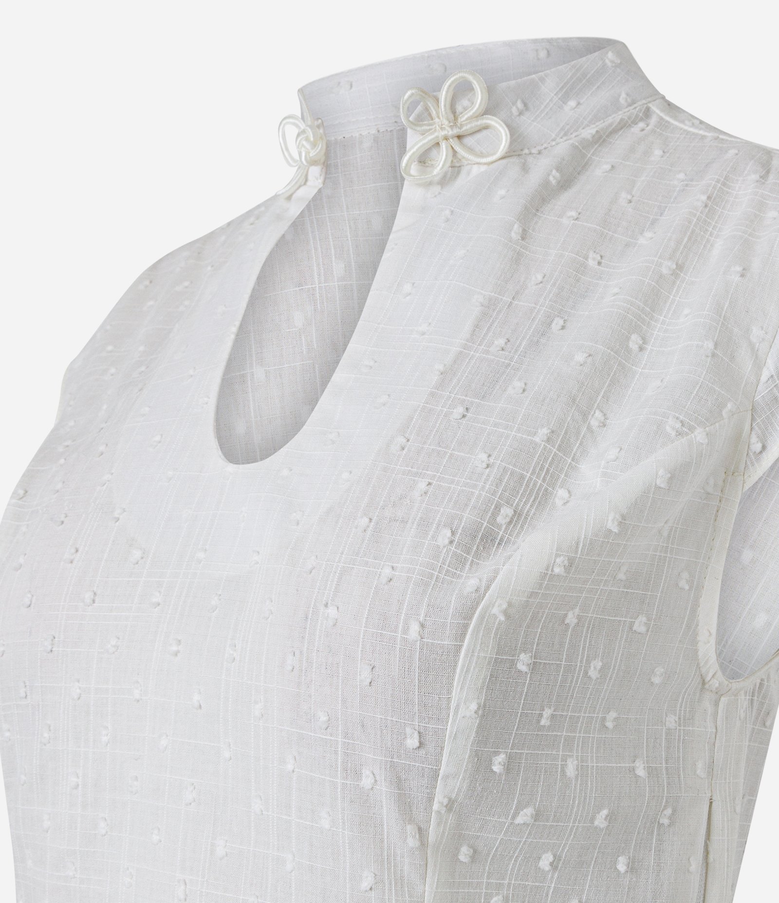 Blusa em Laise com Detalhes de Fechamento Oriental e Decote Gota Branco 6