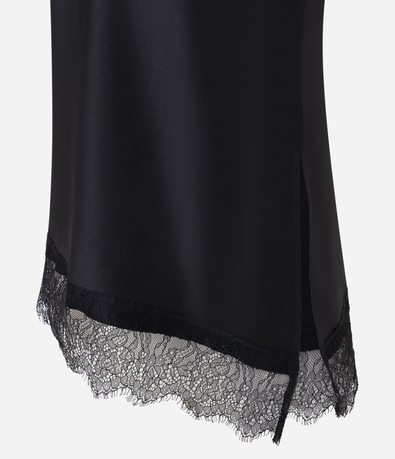 Blusa Acetinada com Gola Alta e Barra Assimétrica Rendada Preto 2