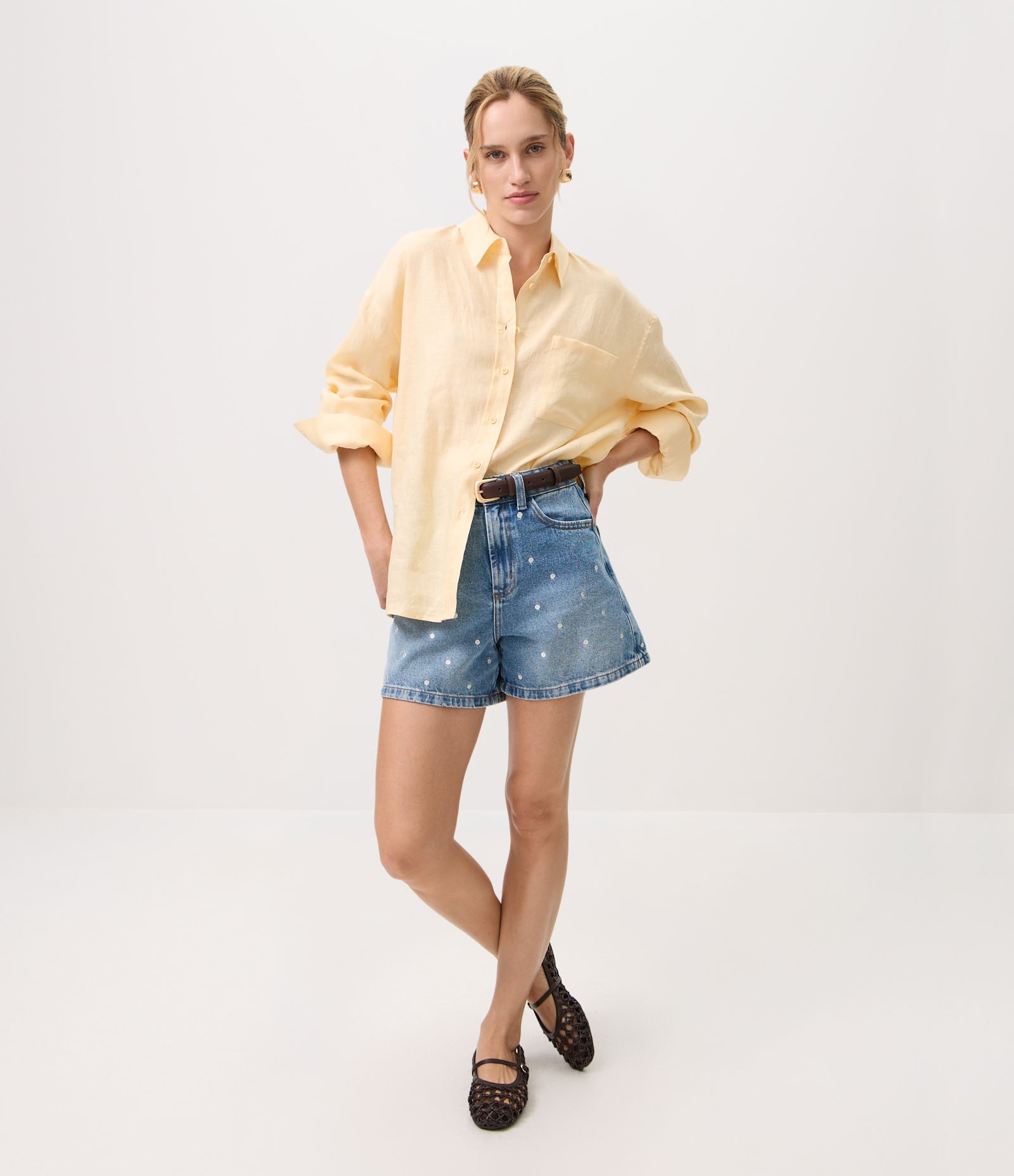 Short Evasê em Jeans com Bordado Poá Azul 1