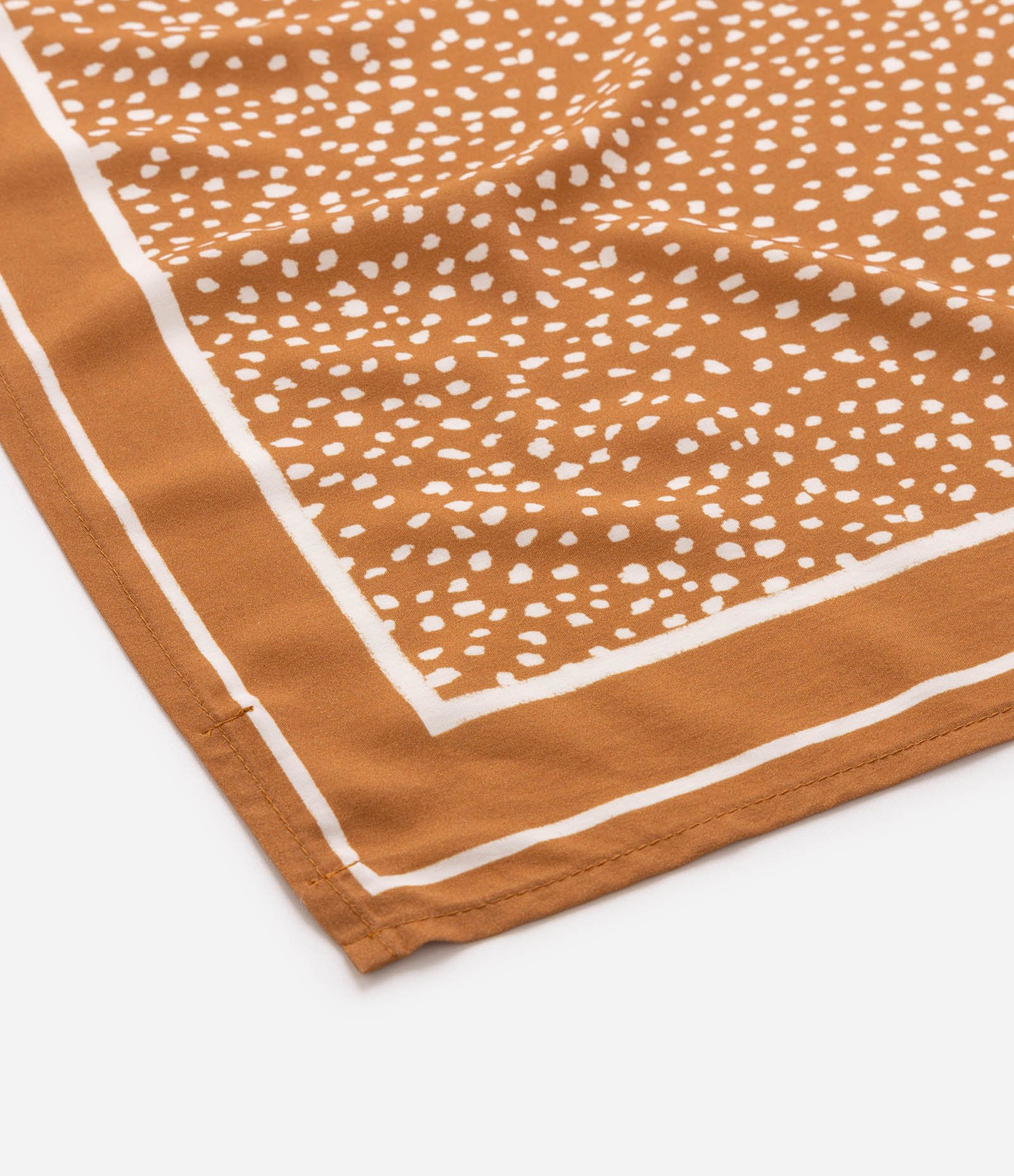 Canga de Praia em Viscose com Estampa Animal Print Marrom 2