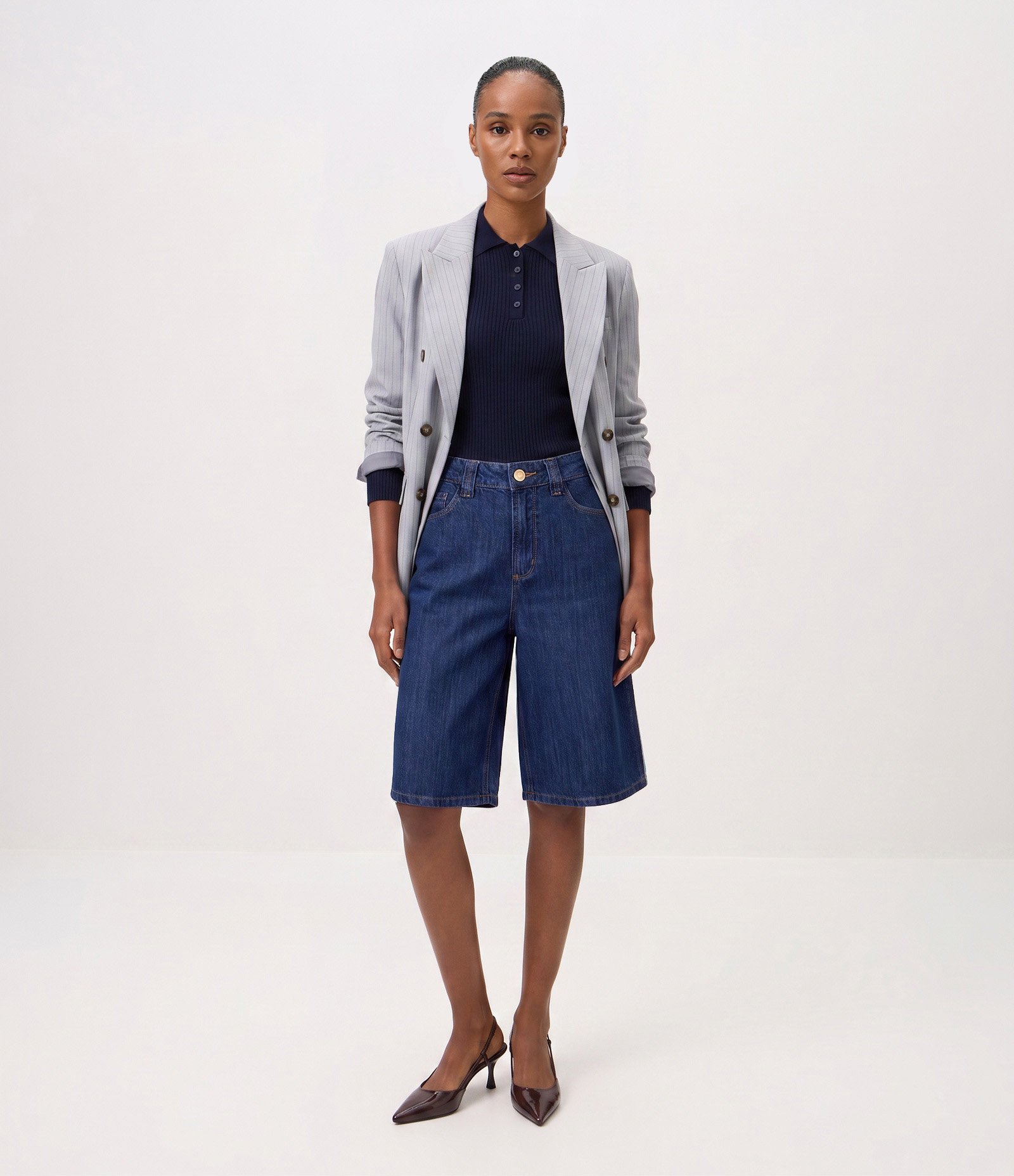 Bermuda Long em Jeans com Cintura Alta e Bolsos Azul Médio 2