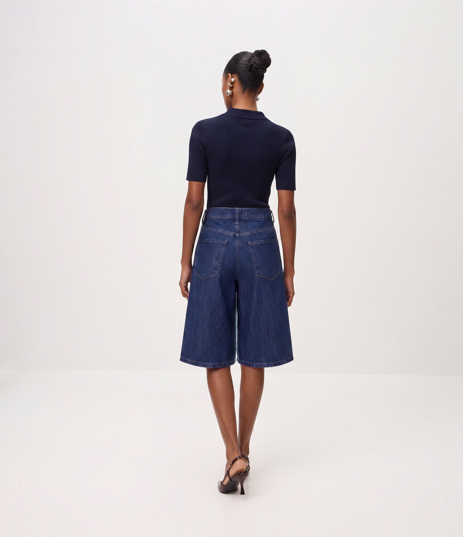 Bermuda Long em Jeans com Cintura Alta e Bolsos Azul Médio 4