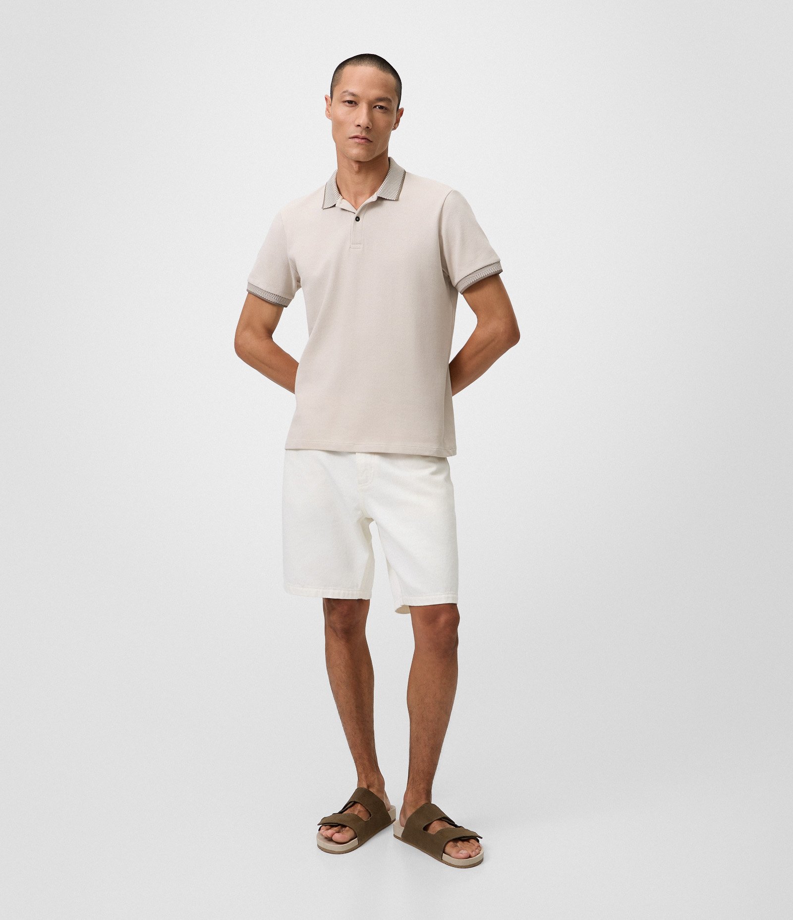 Camisa Polo em Algodão com Gola e Punhos Contrastantes Bege 2