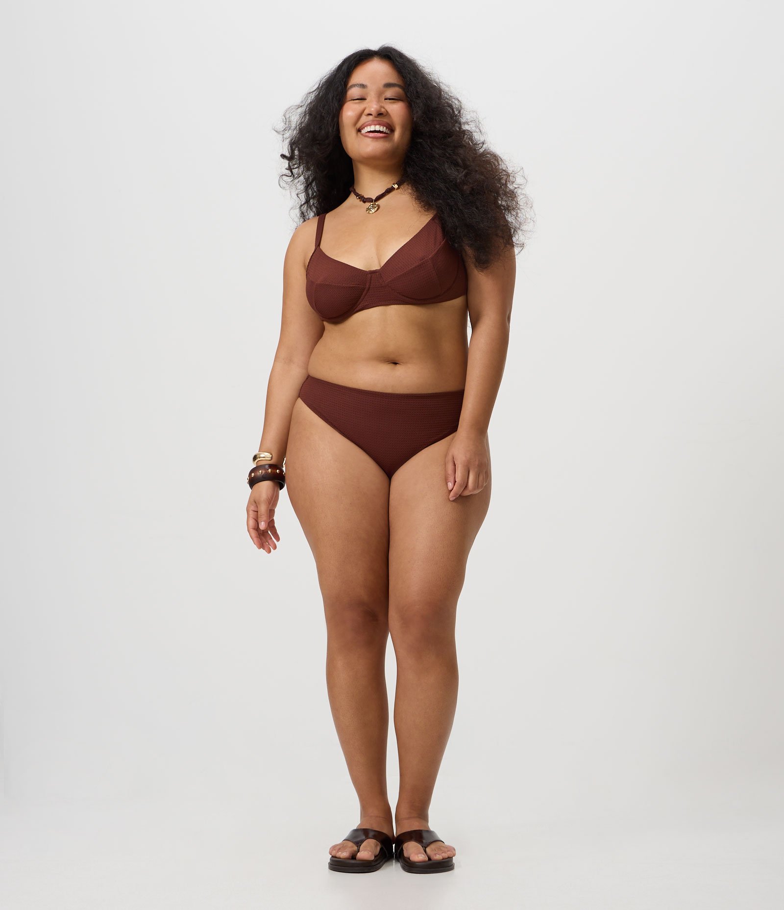 Biquíni Calcinha Texturizado com Fio Duplo Curve & Plus Size Marrom 5