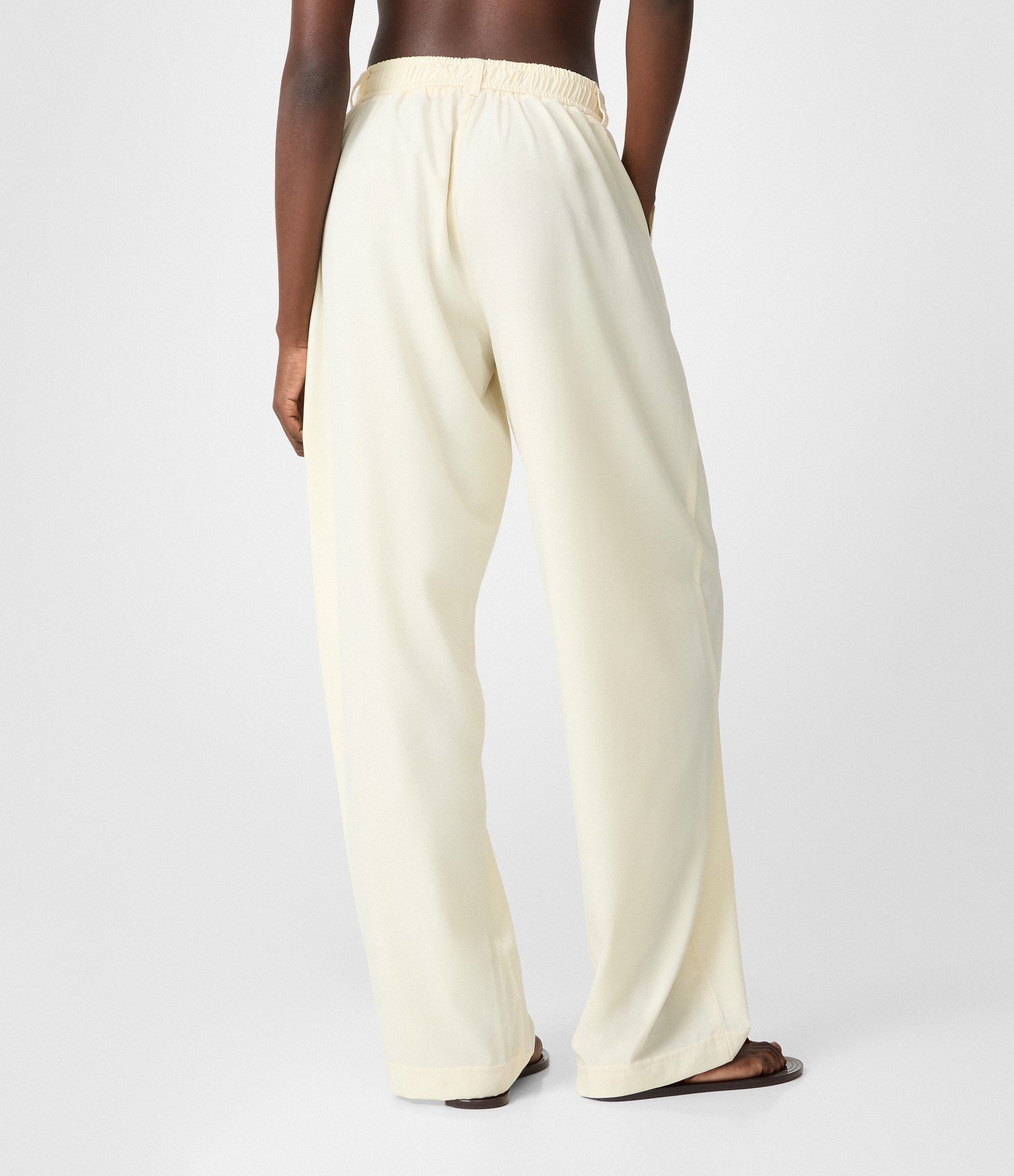 Calça Wide Esportiva Alfaiatada com Cós Elástico Amarelo 3