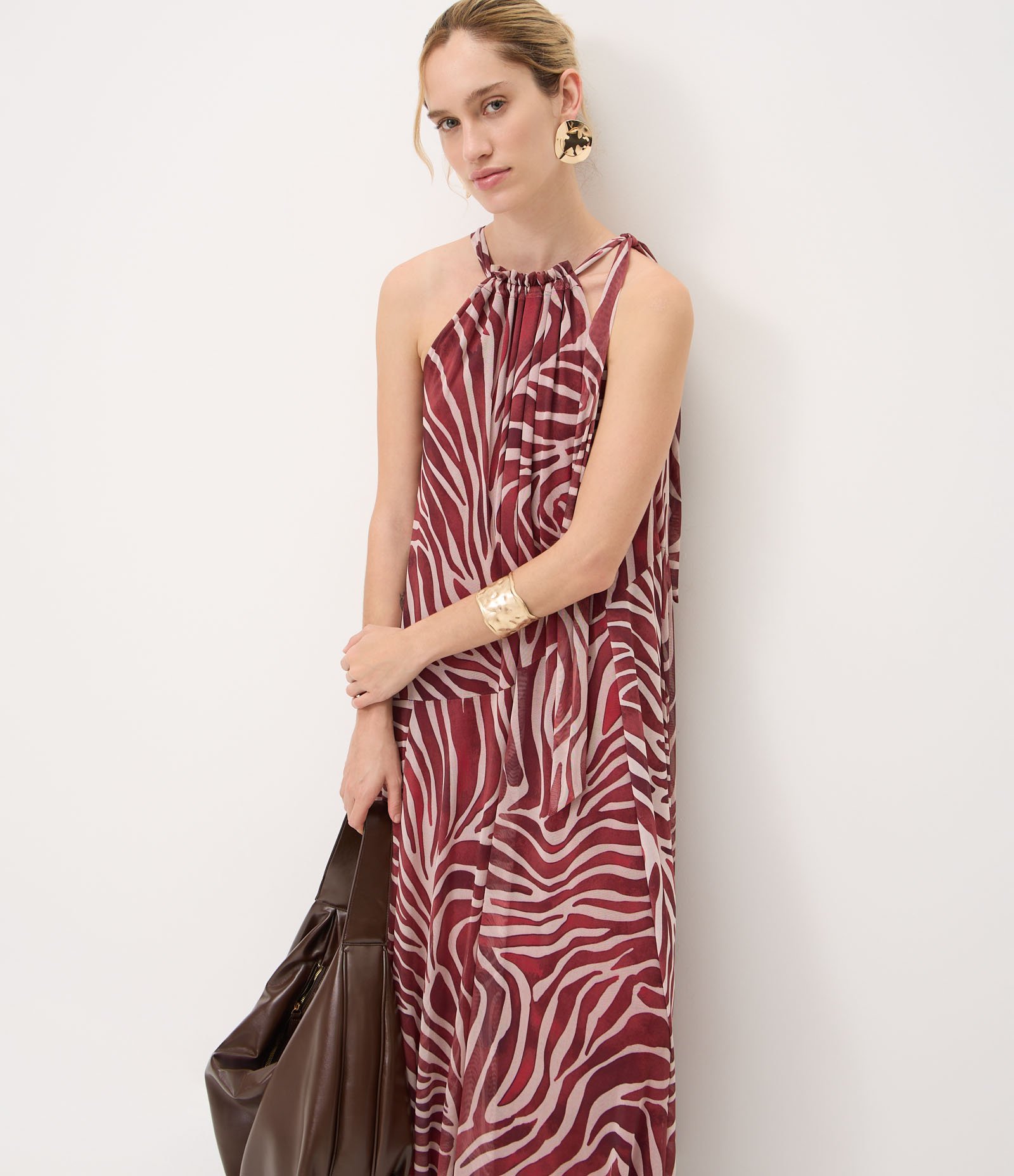Vestido Longo em Tule com Estampa Abstrata Vermelho 1
