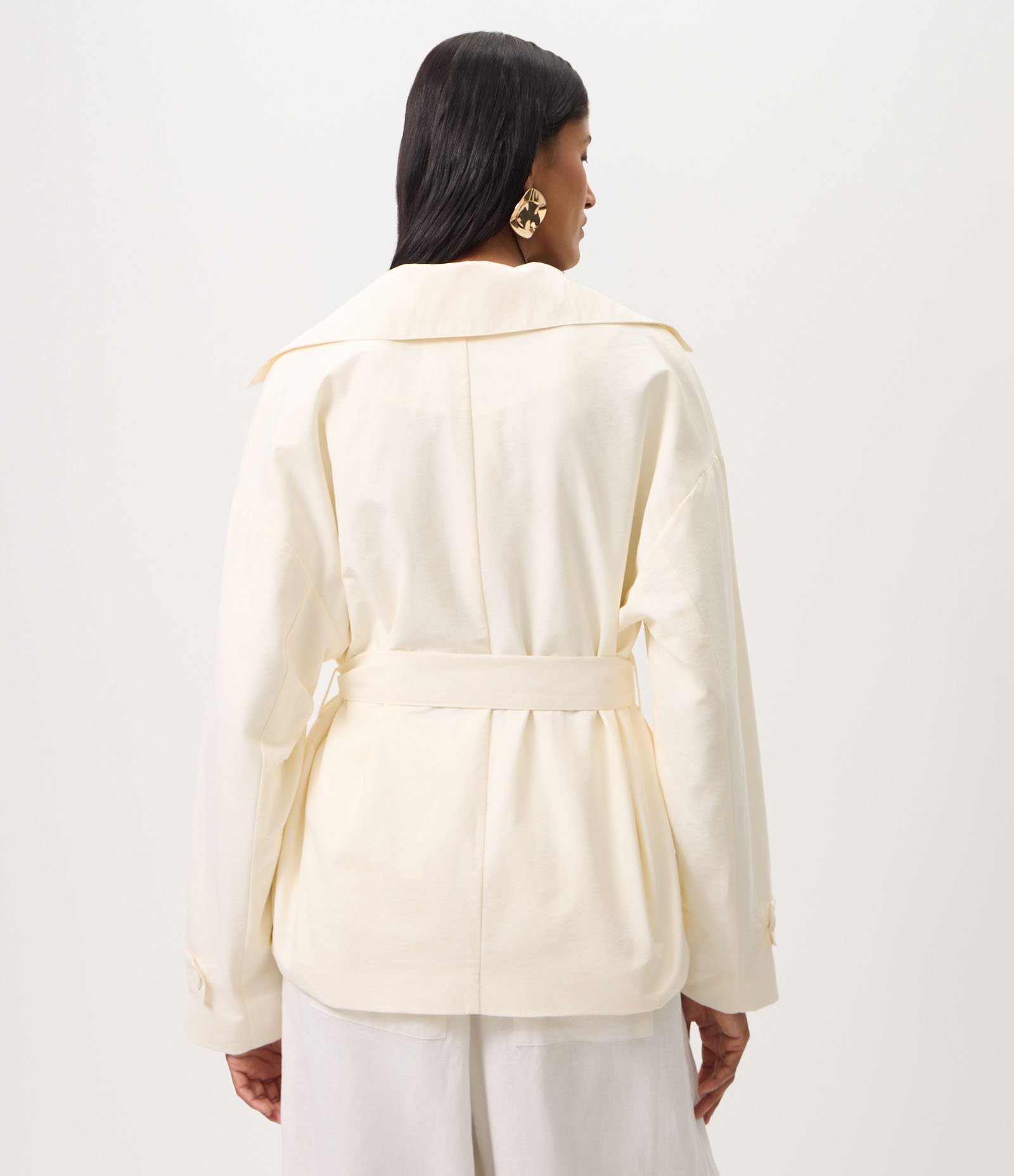 Jaqueta Leve com Gola Blazer e Faixa para Amarração Branco 4