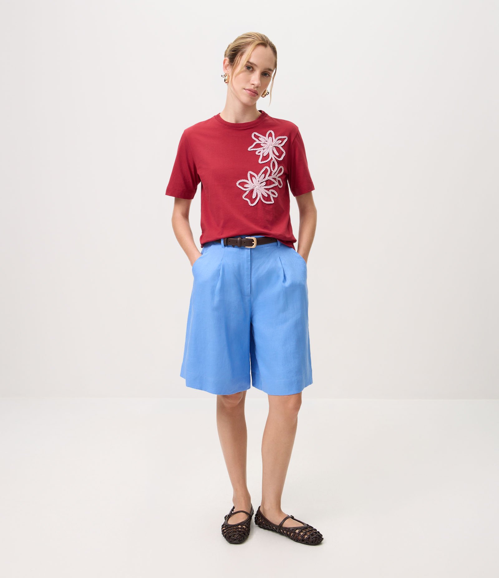 Blusa em Algodão com Bordado Floral Localizado Vermelho 2