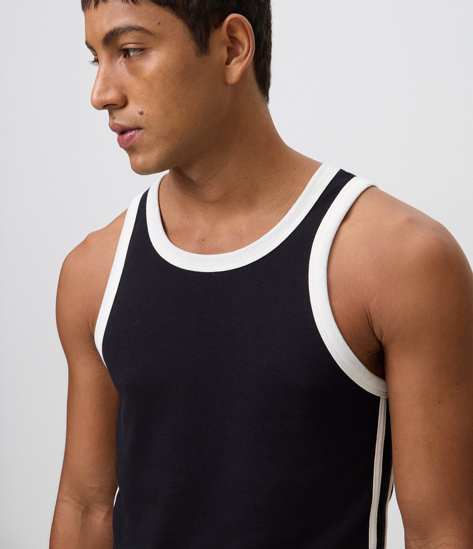 Regata Muscle em Algodão com Linha Contrastante Preto 4