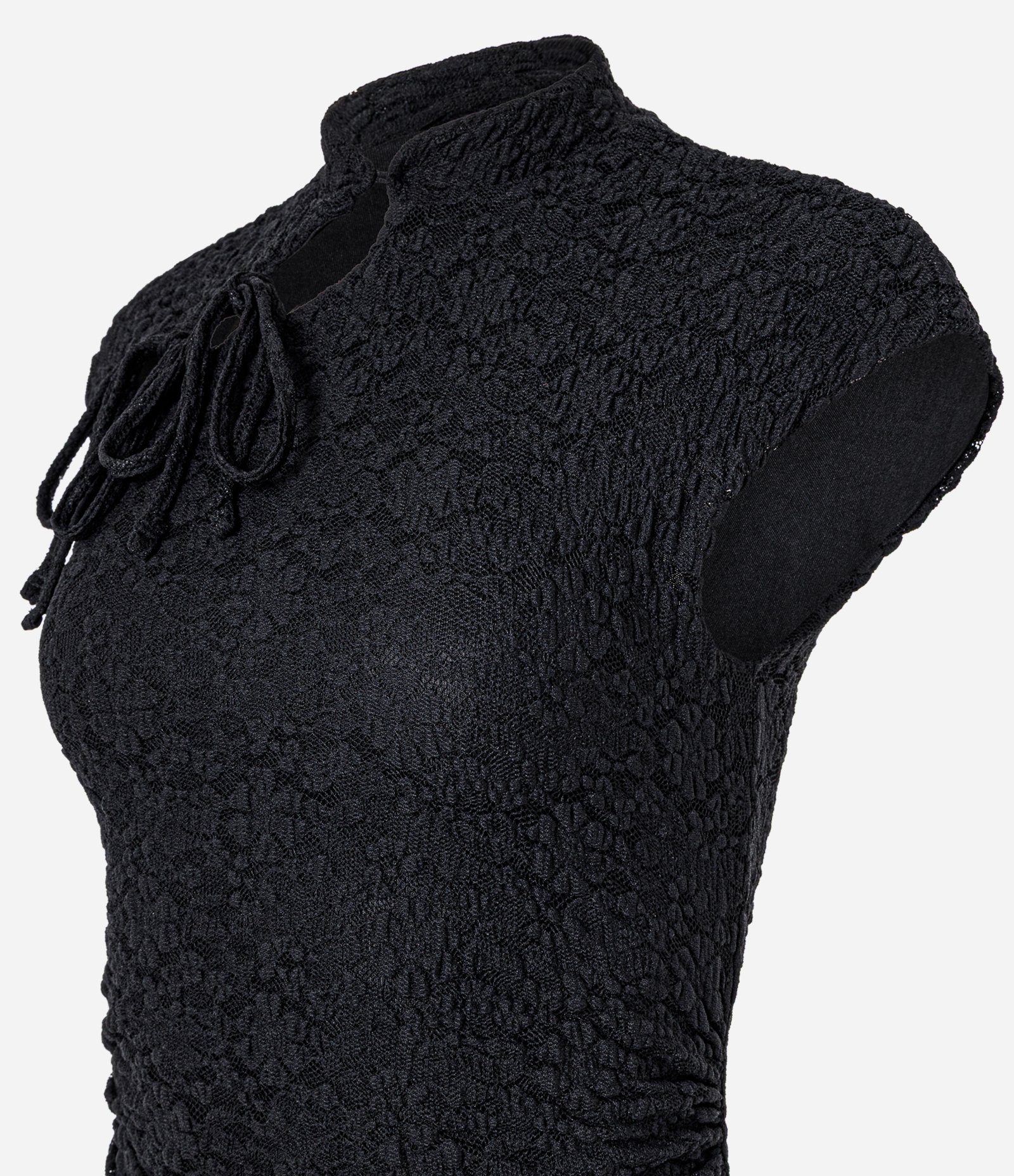 Vestido Curto em Renda com Gola Mandarim Diferenciada com Amarração Preto 6