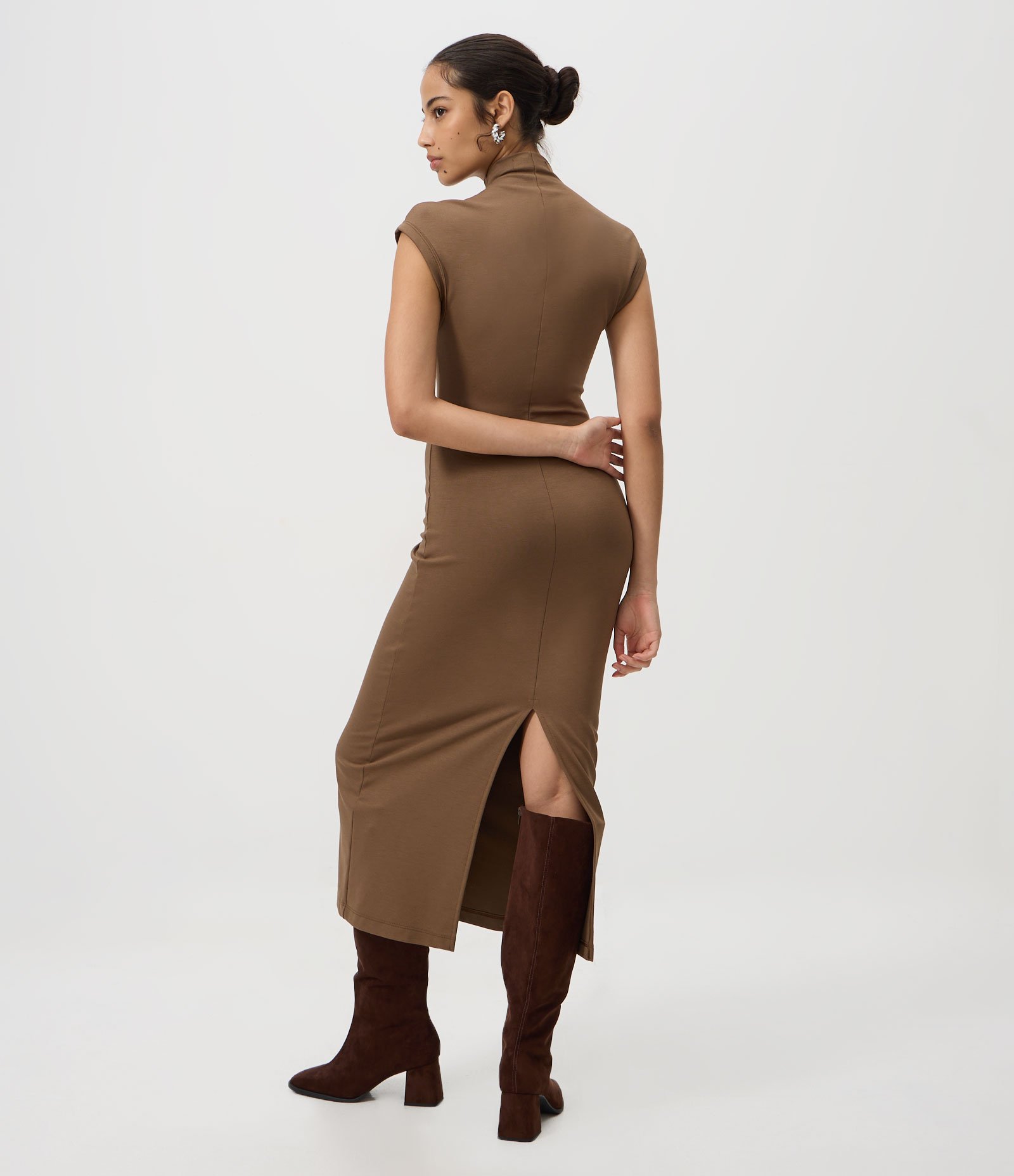 Vestido Midi em Ponto Roma Marrom 3